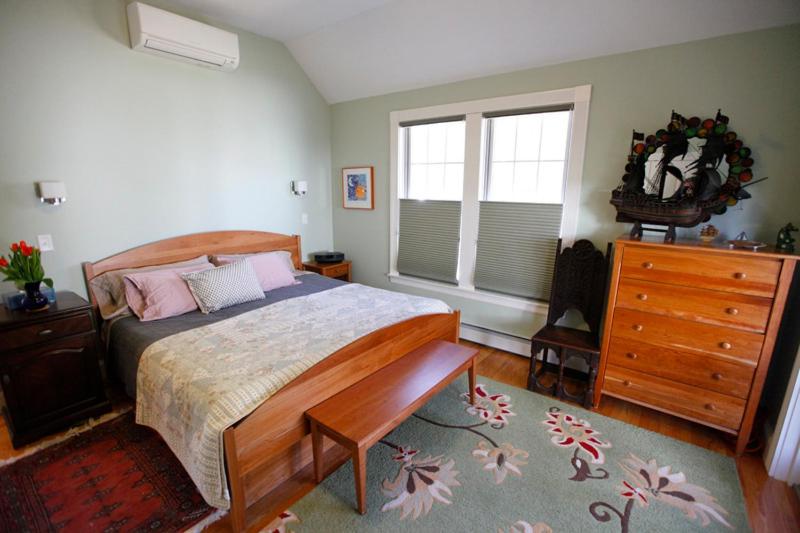Deluxe King Suite