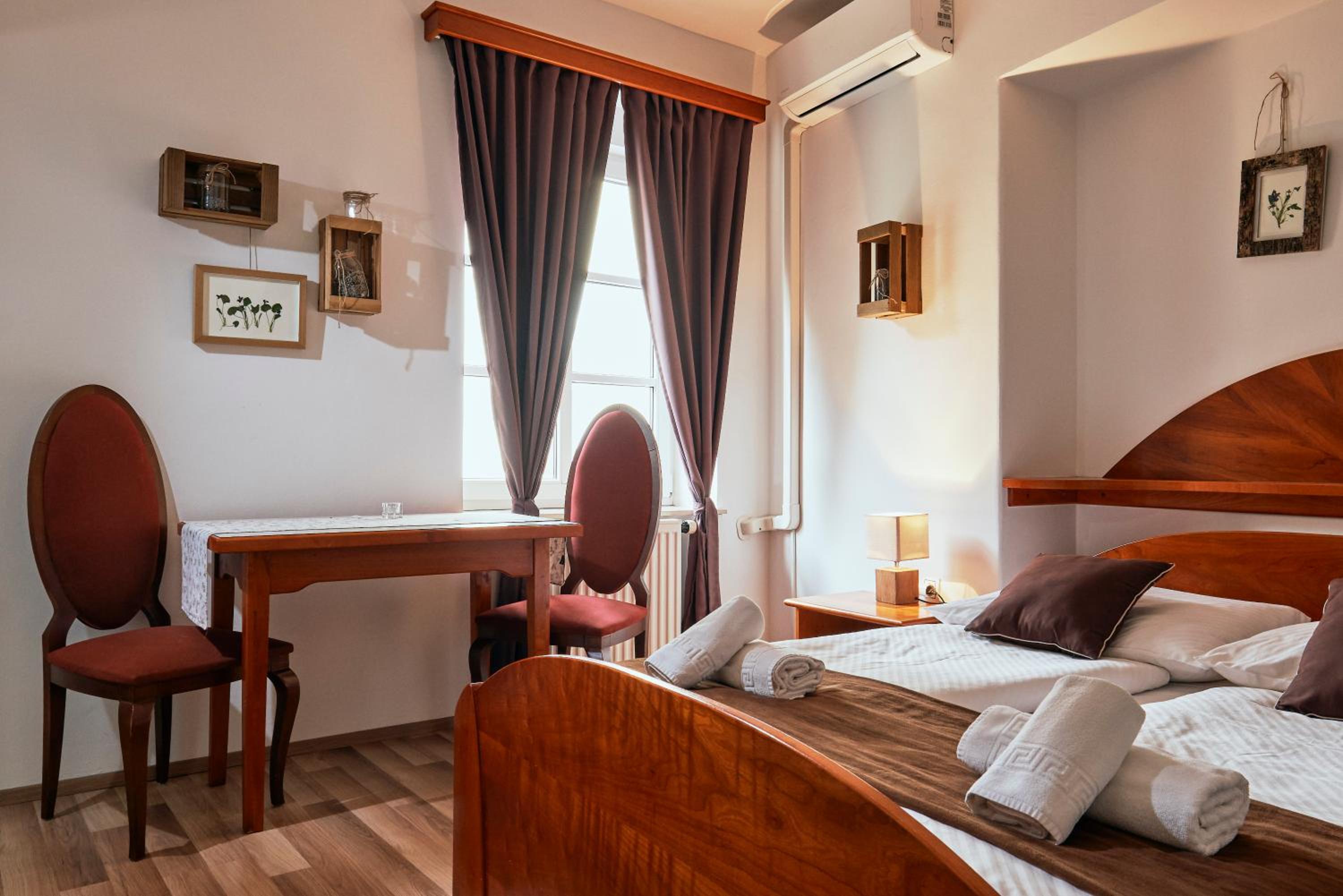 Small Double Room photo 1