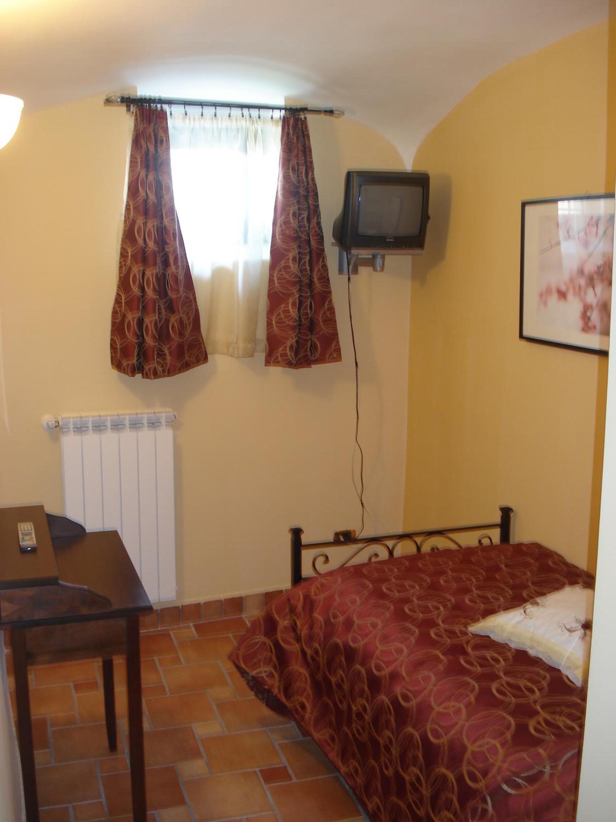 Small Single Room photo 2
