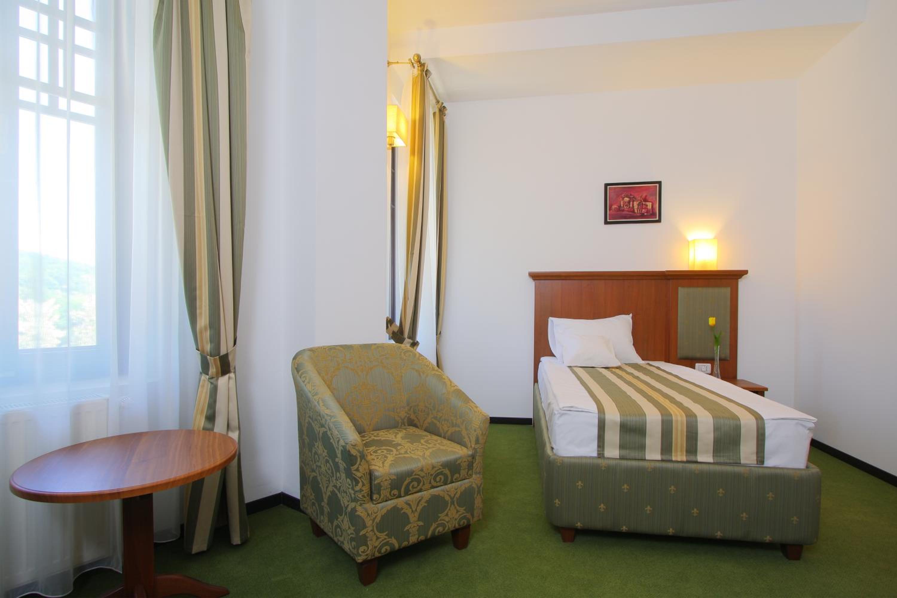 Single Room photo 3