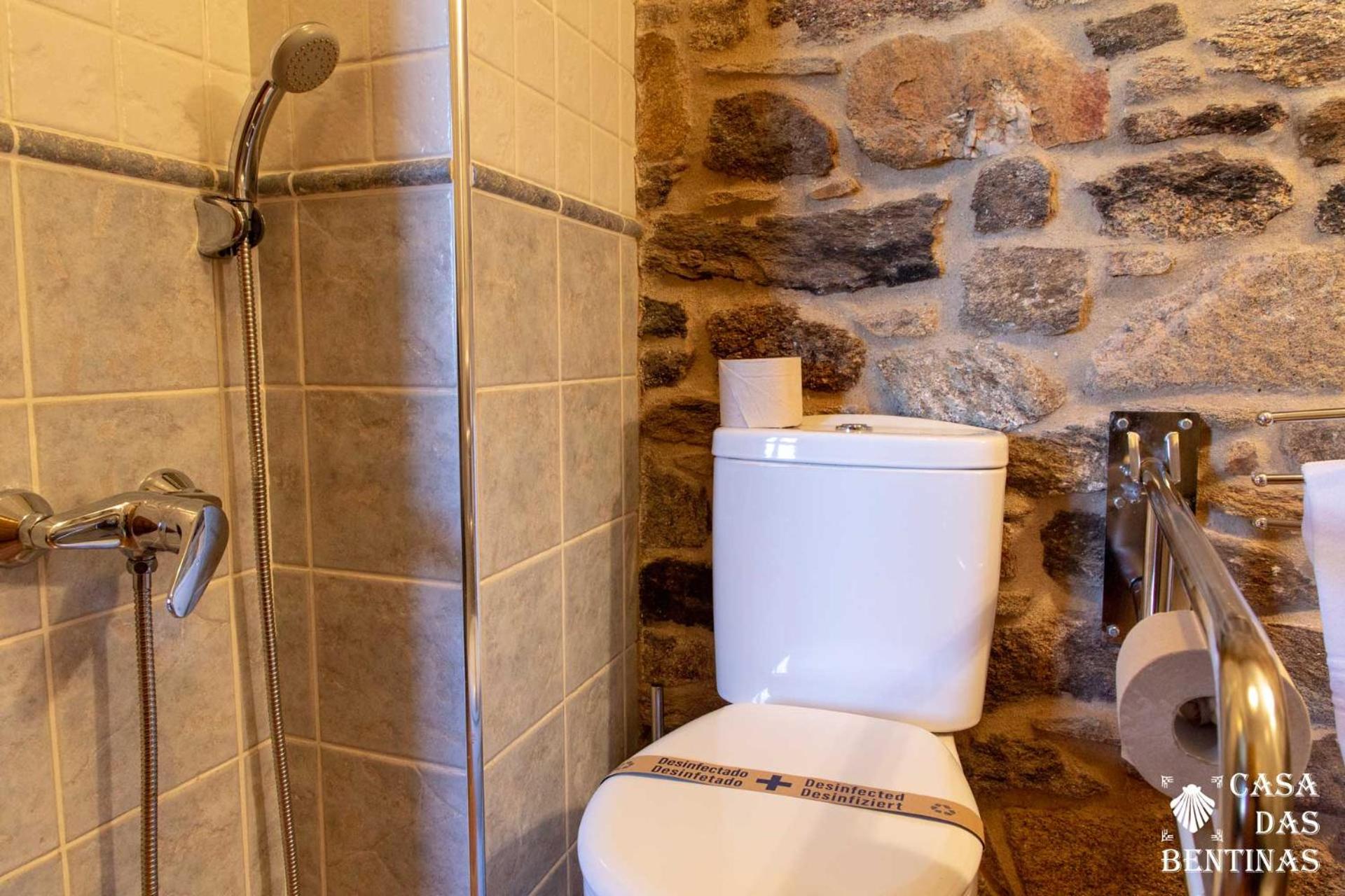 Double Room - Disability Access - Photo 9