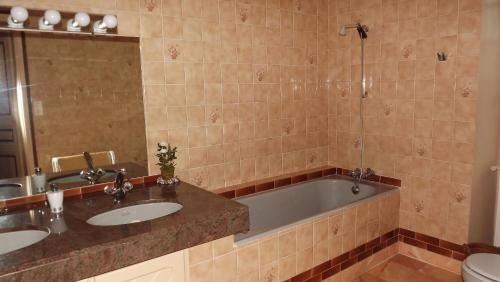 One-Bedroom Suite photo 1