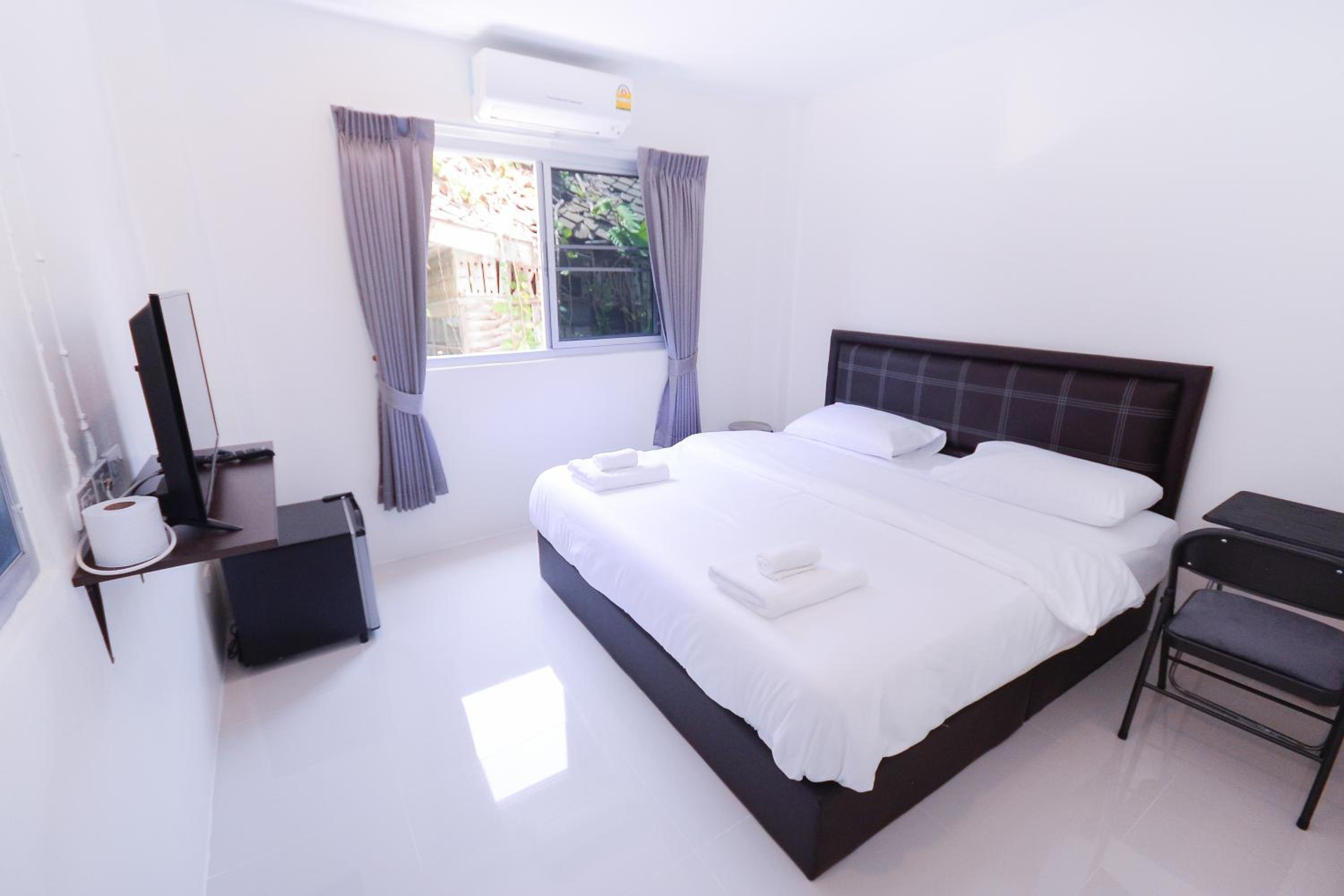 Double Room with Private Bathroom photo 1