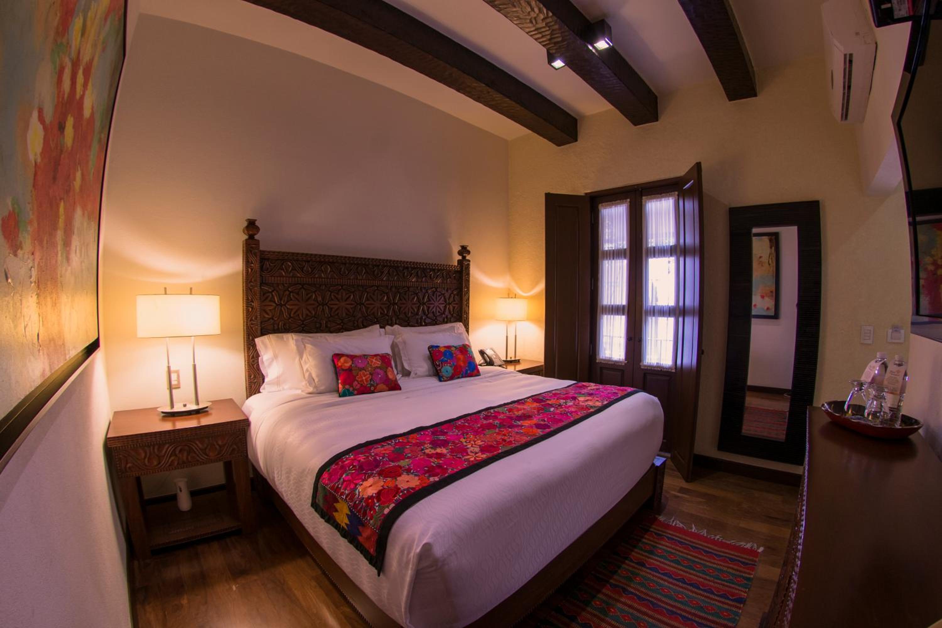Standard King Room - Photo 7