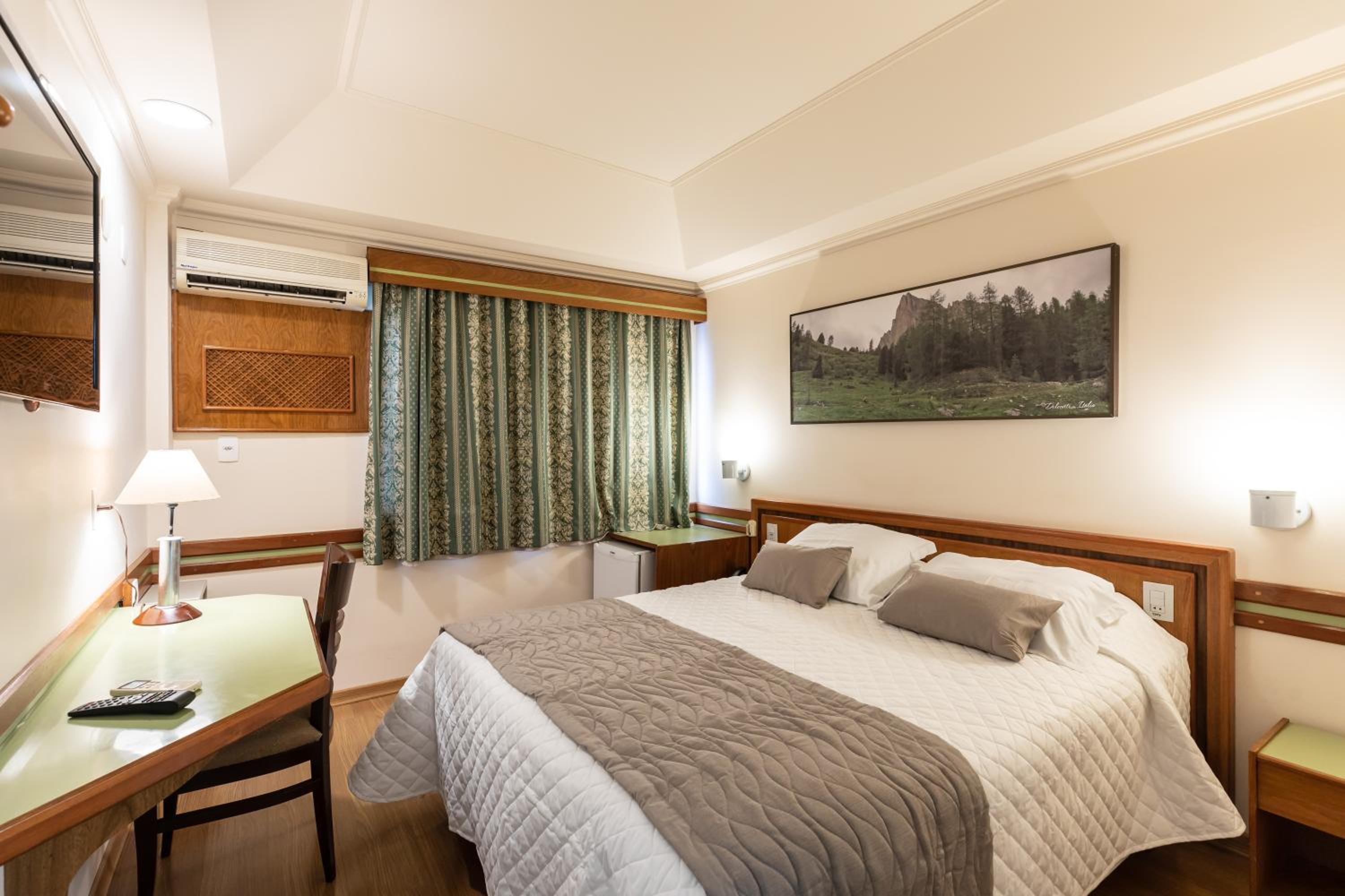Double Room with Queen Size Bad photo 2