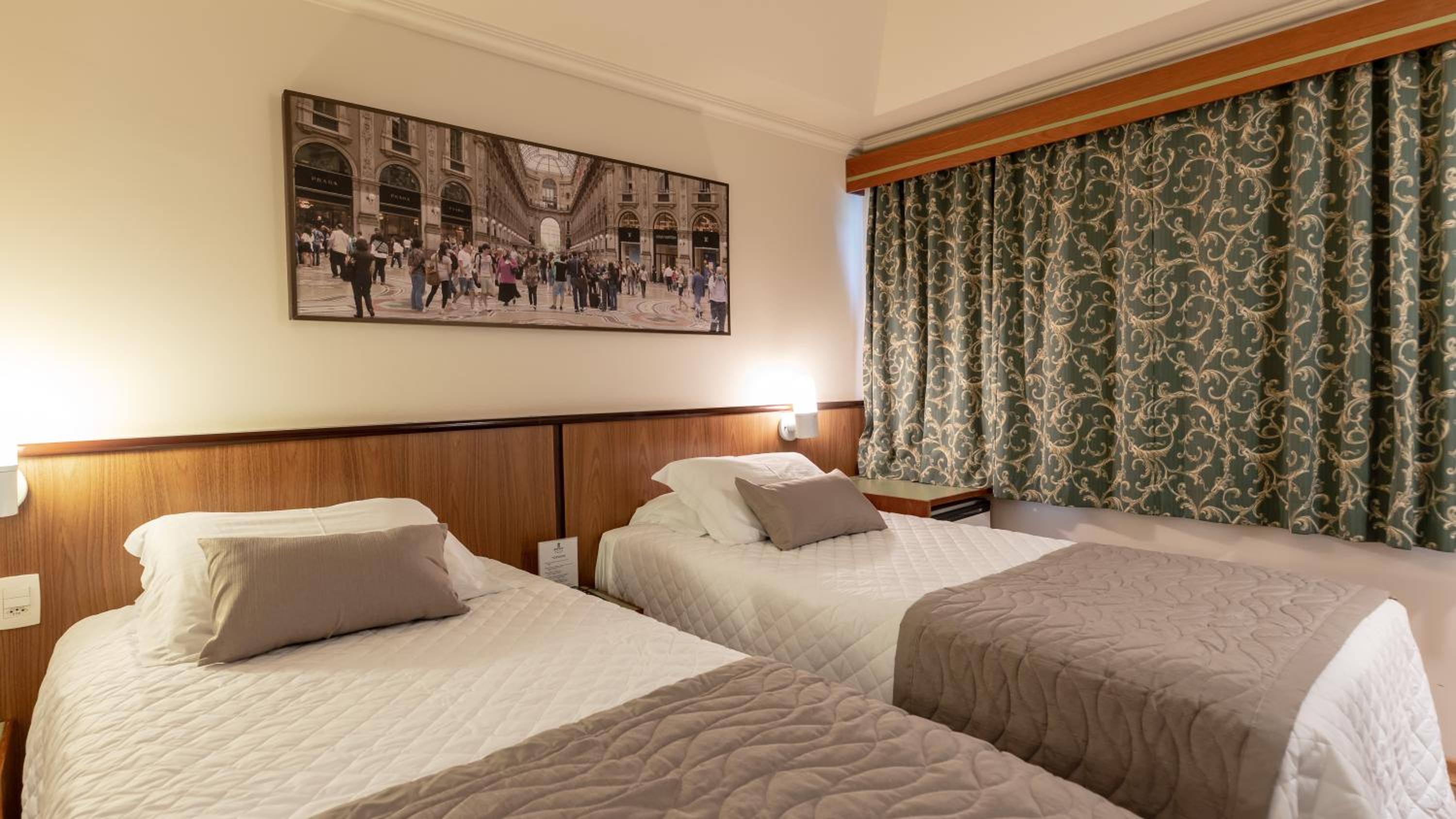 Standard Twin Room - Photo 3