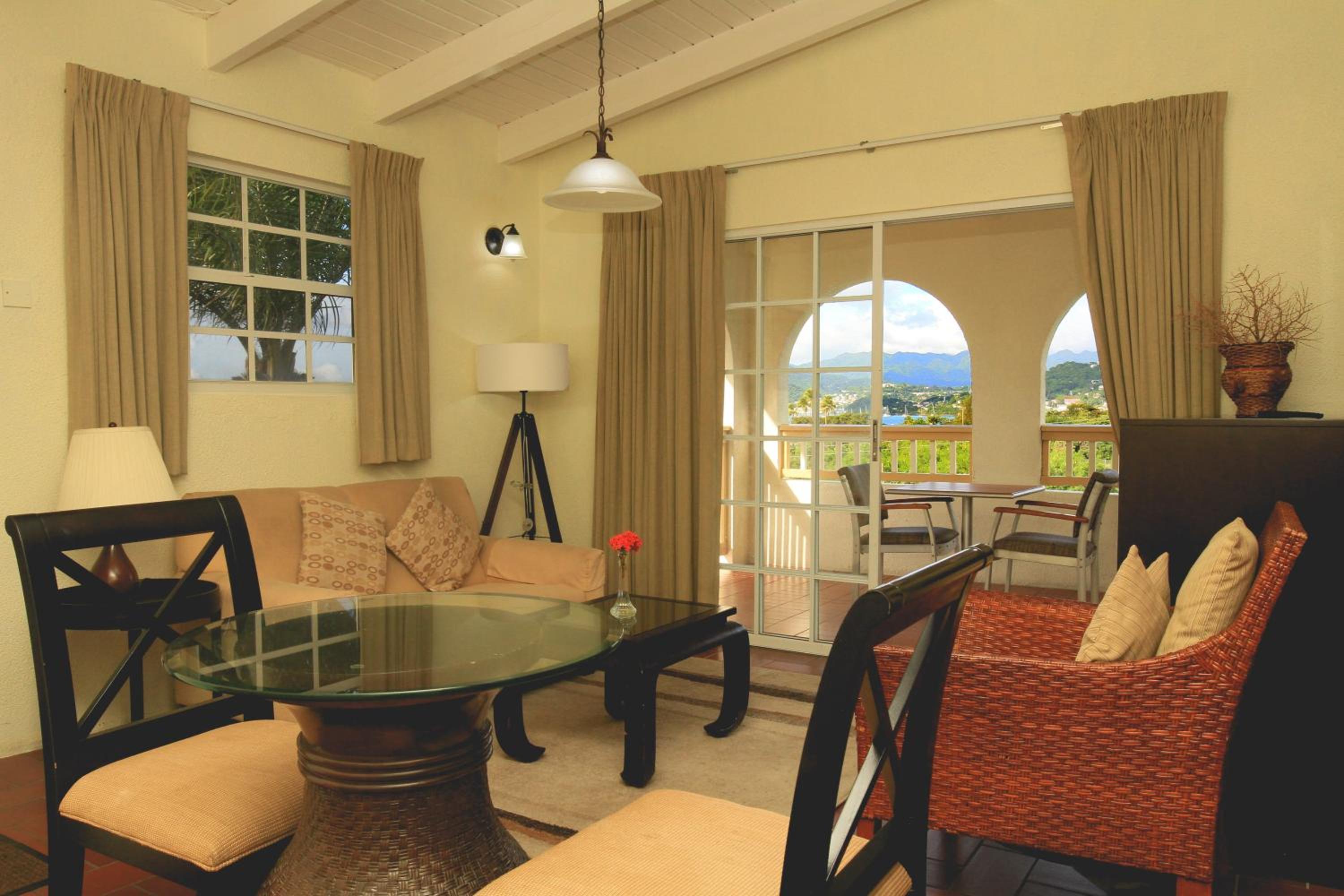 Deluxe One Bedroom Partial Ocean View photo 3