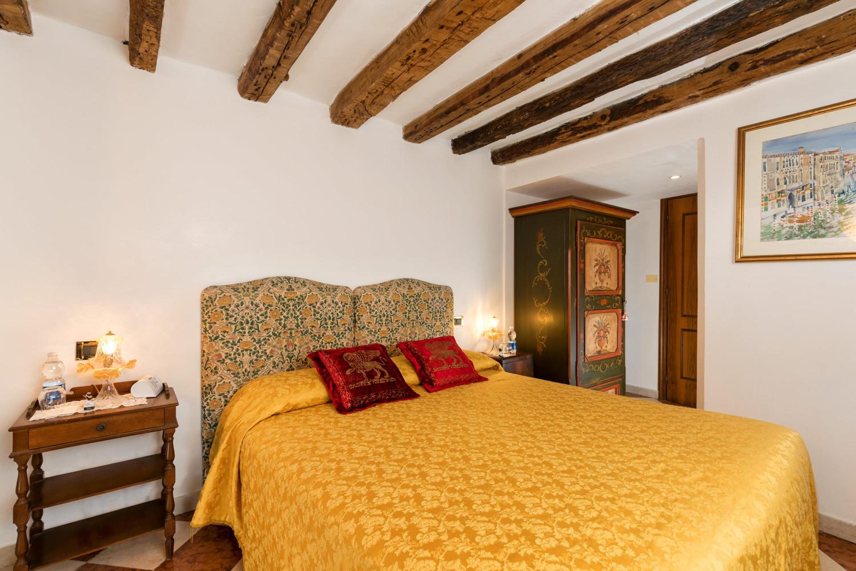 Double or Twin Room photo 2