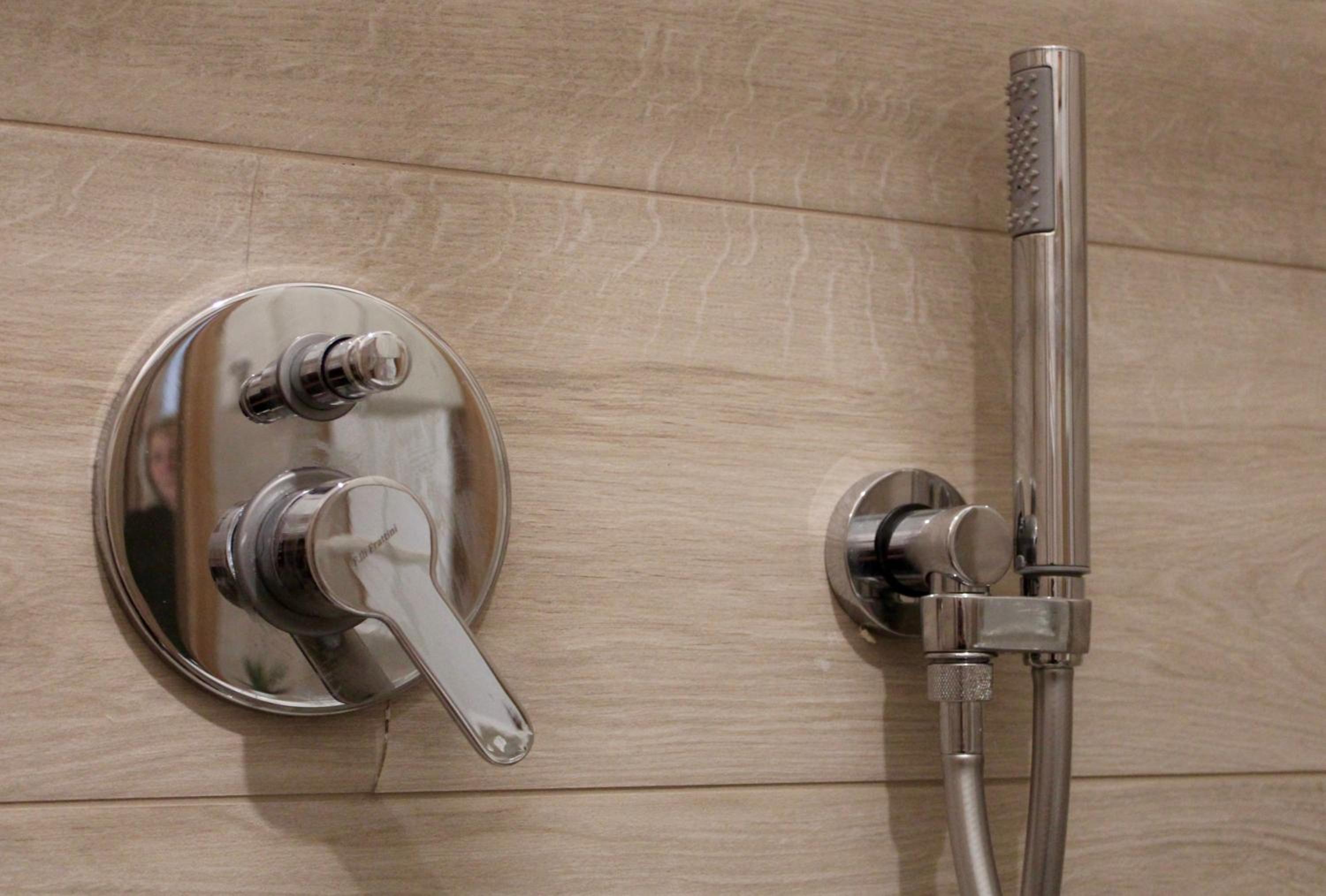 Double or Twin Room with Private Bathroom - Photo 6