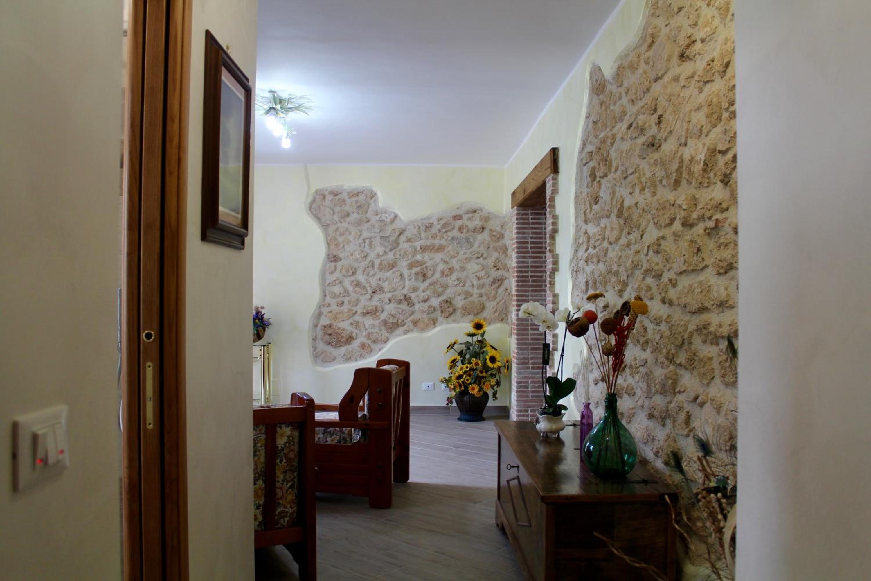 Double or Twin Room with Private Bathroom - Photo 1