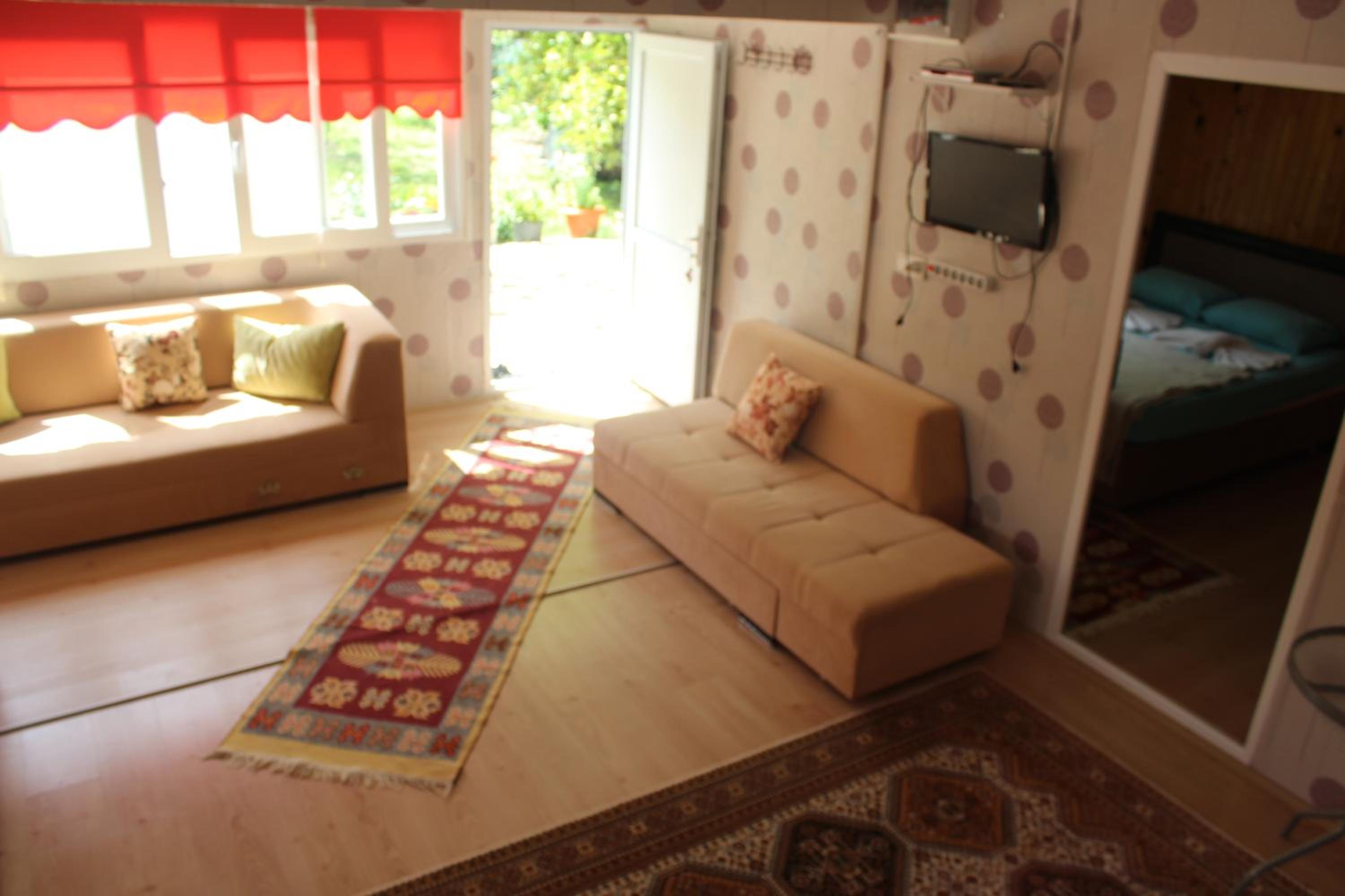 Deluxe Family Room photo 1