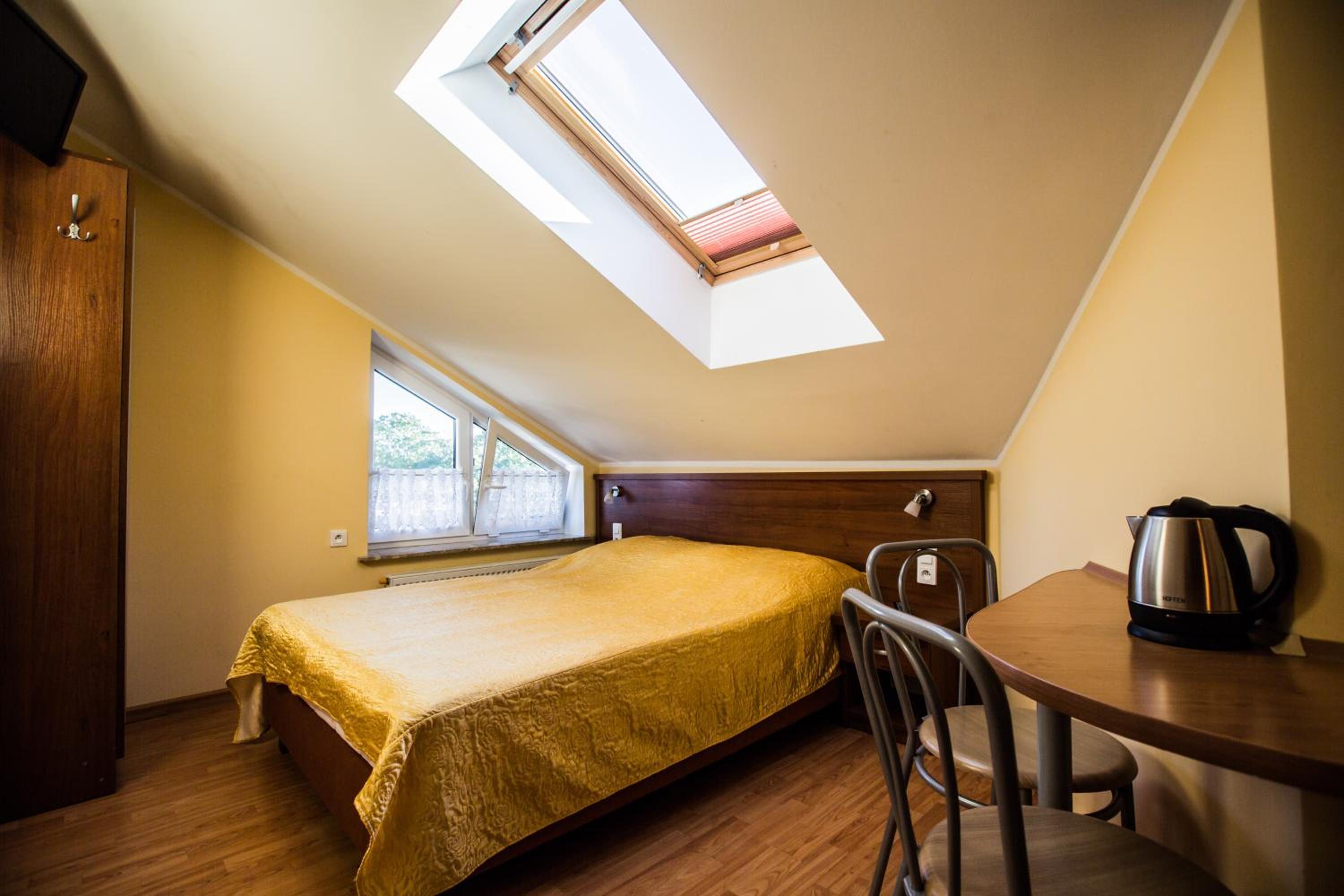 Small Double Room - Photo 2