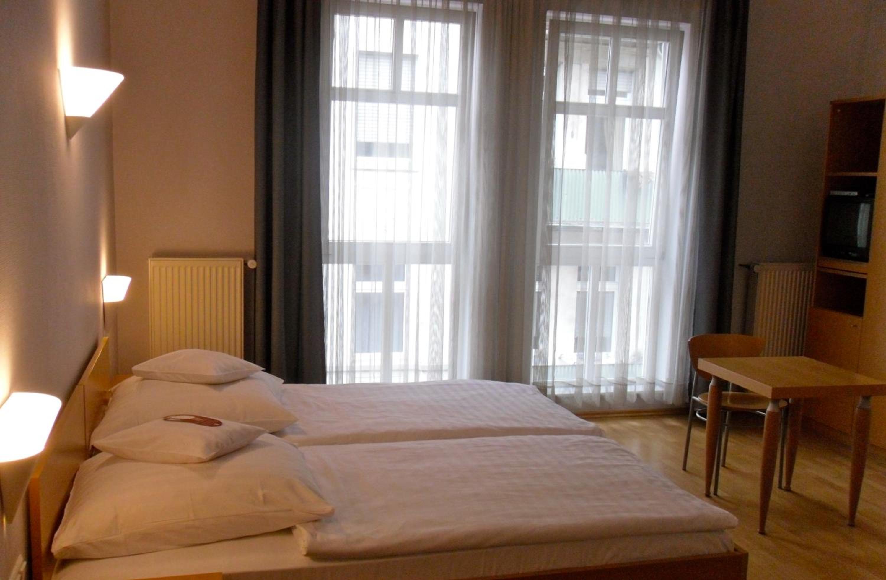 Double Room - Photo 2
