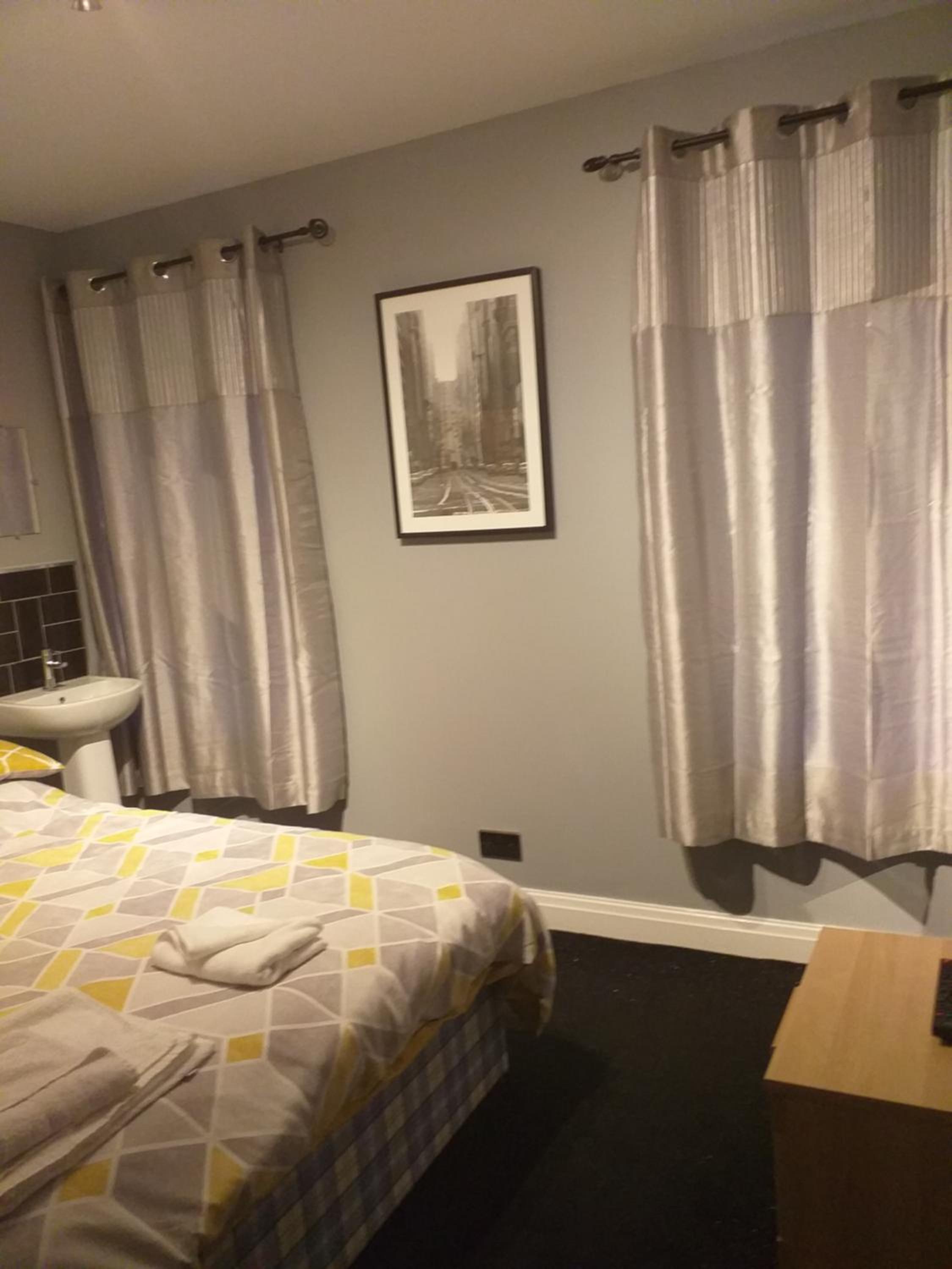 Standard Double Room With Shared Bathroom