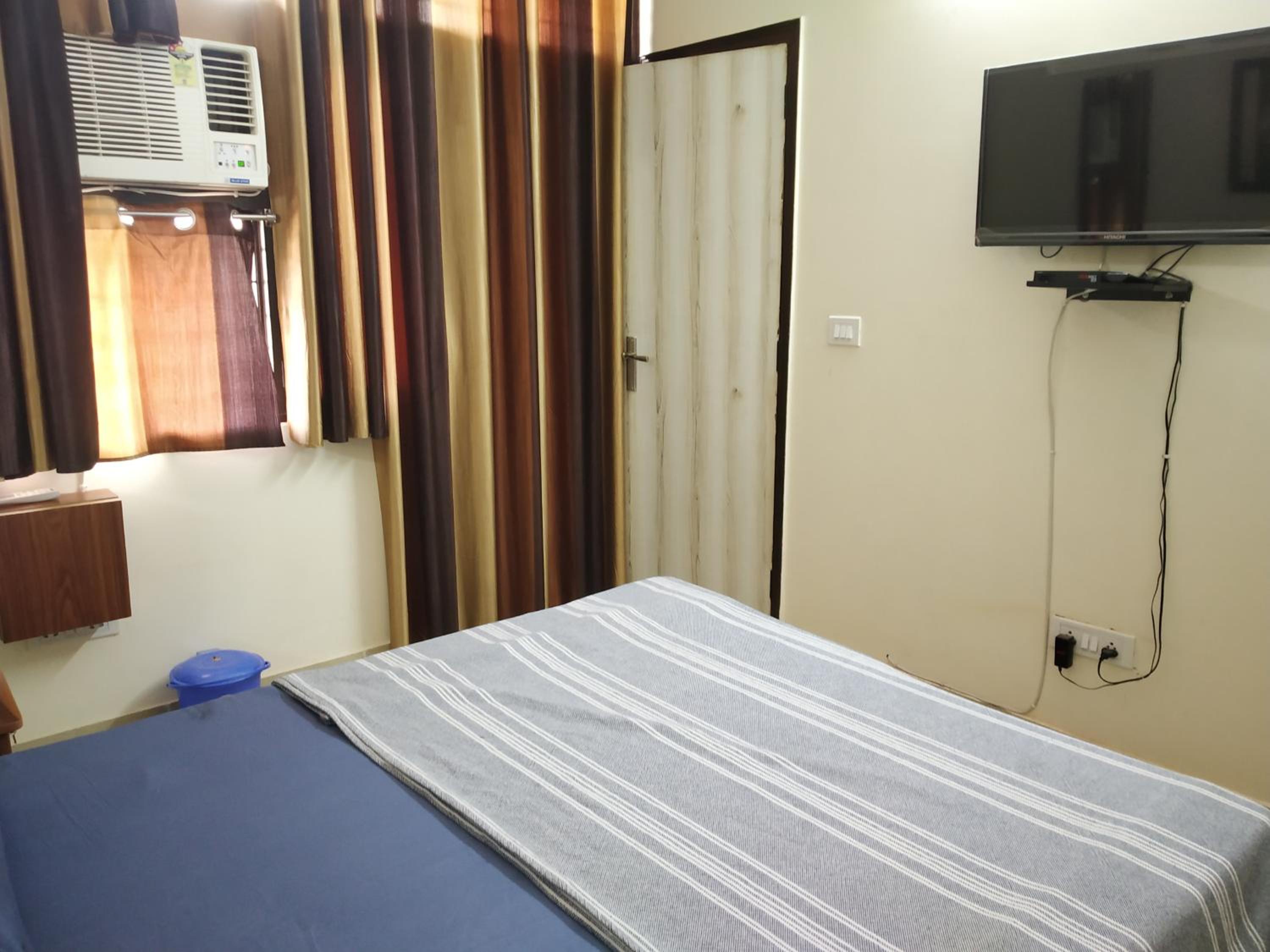 Two-Bedroom Apartment - Photo 3