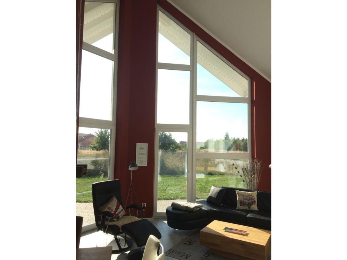 Three-Bedroom House photo 3