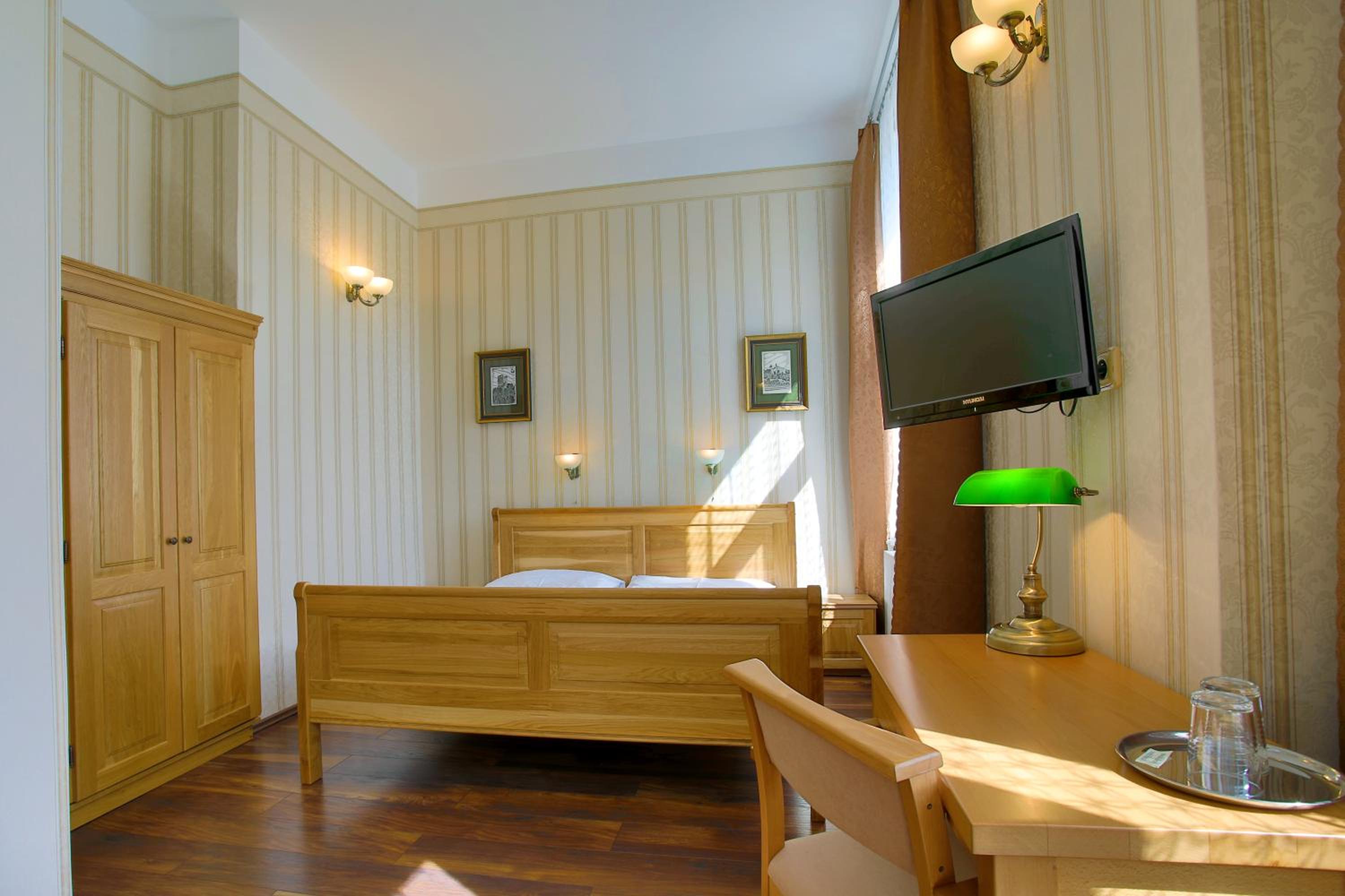 Double Room - Photo 5