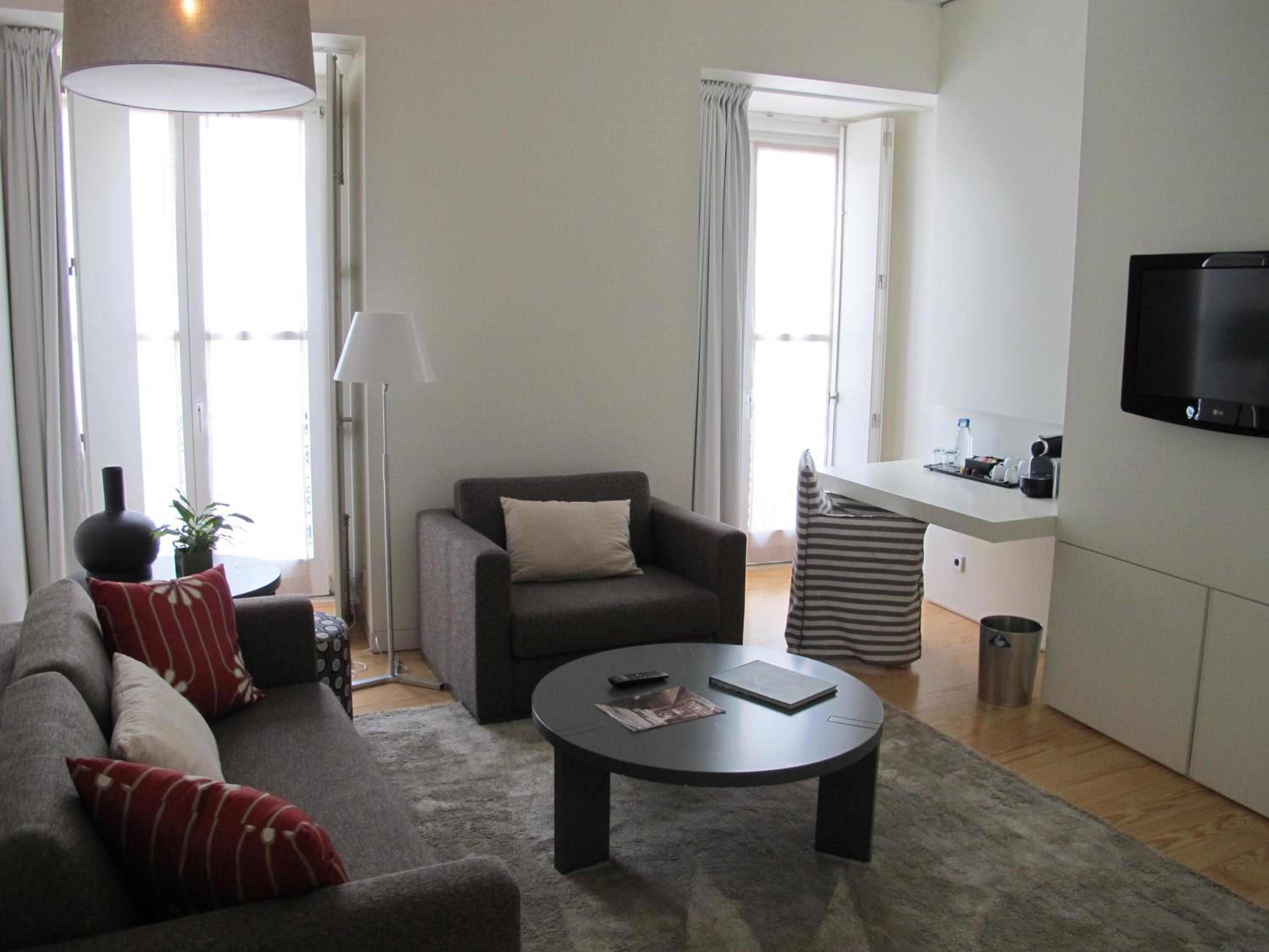 Suite - Photo 8