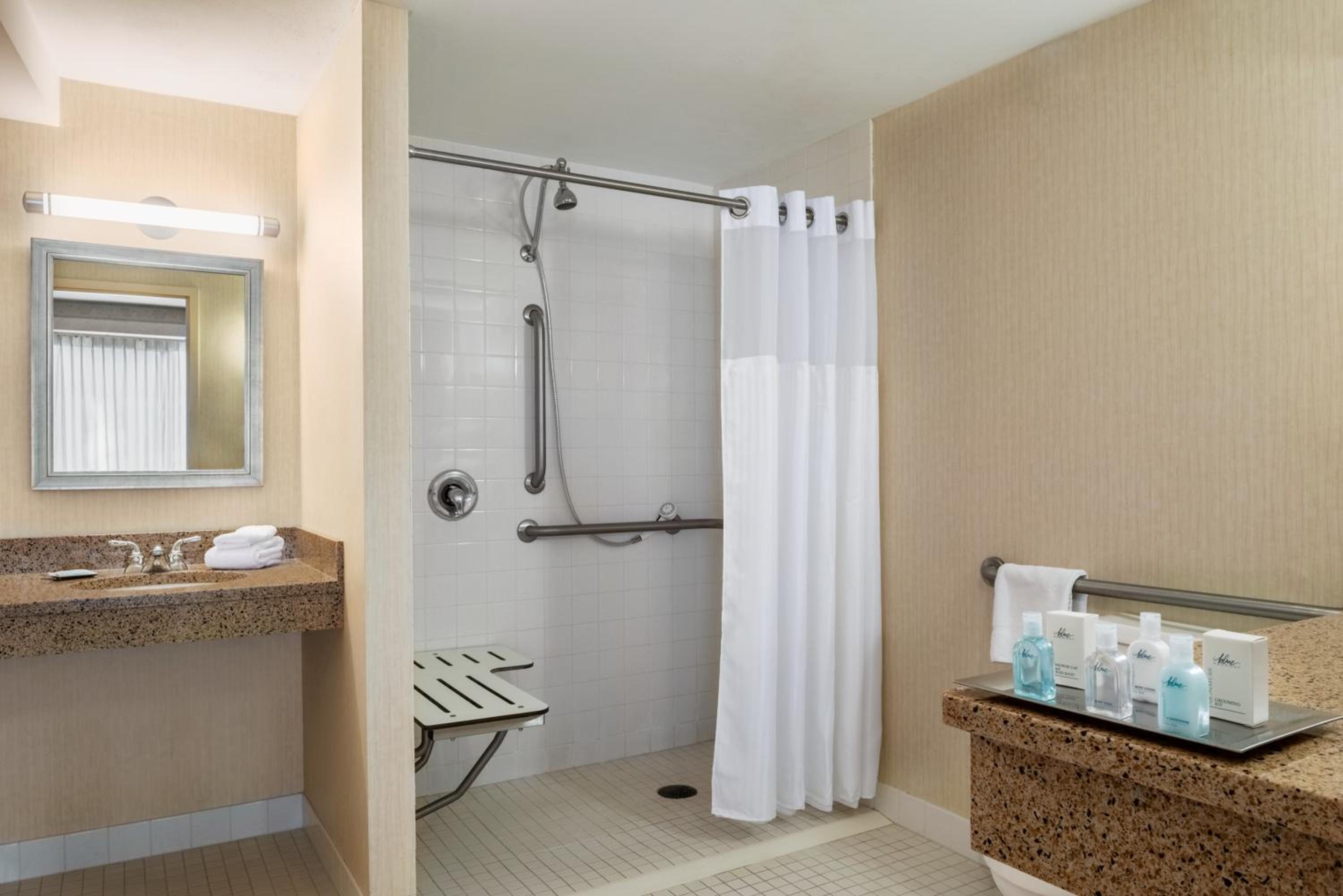 Junior Suite With Two Queen Beds - Mobility Accessible