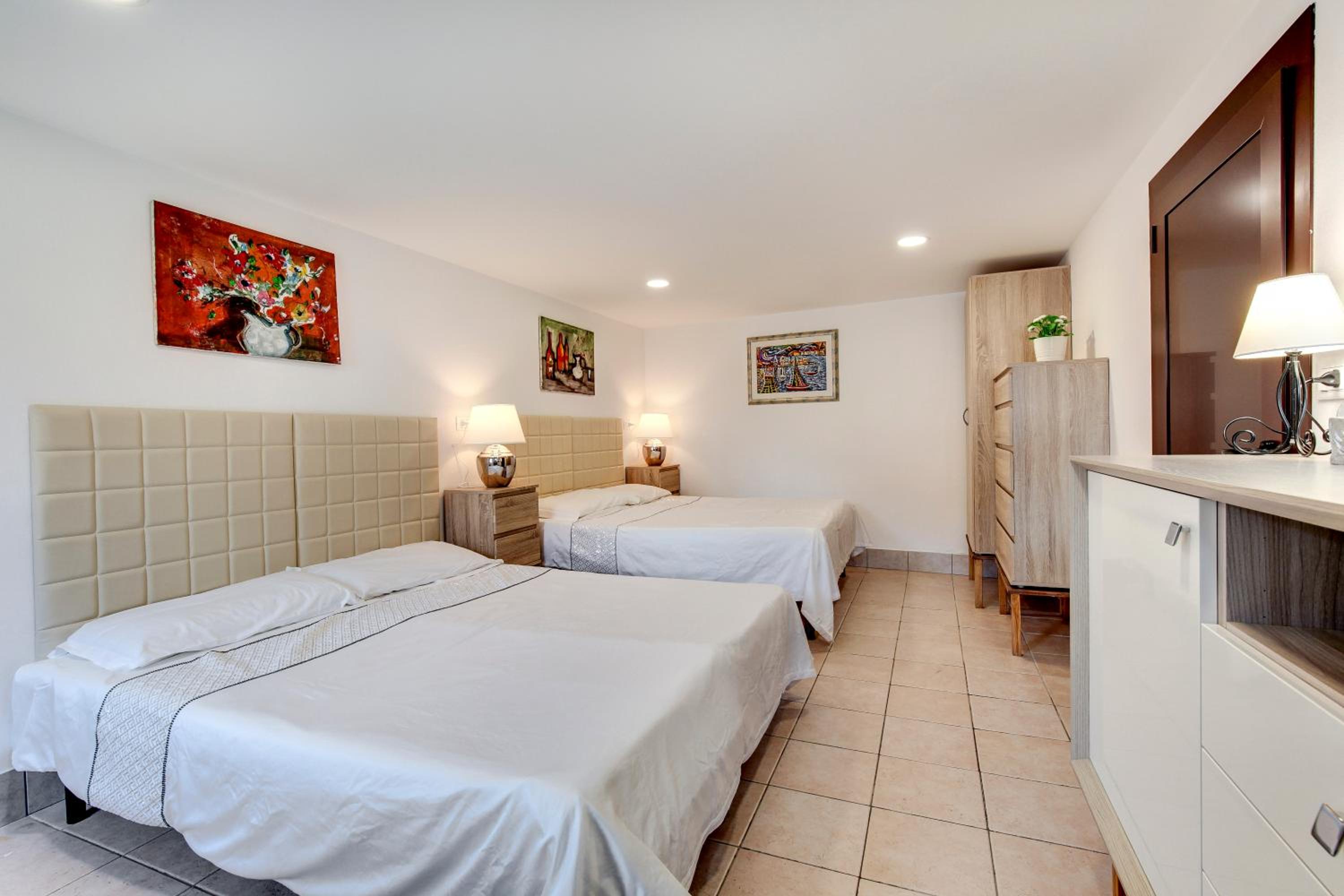 Apartment photo 1