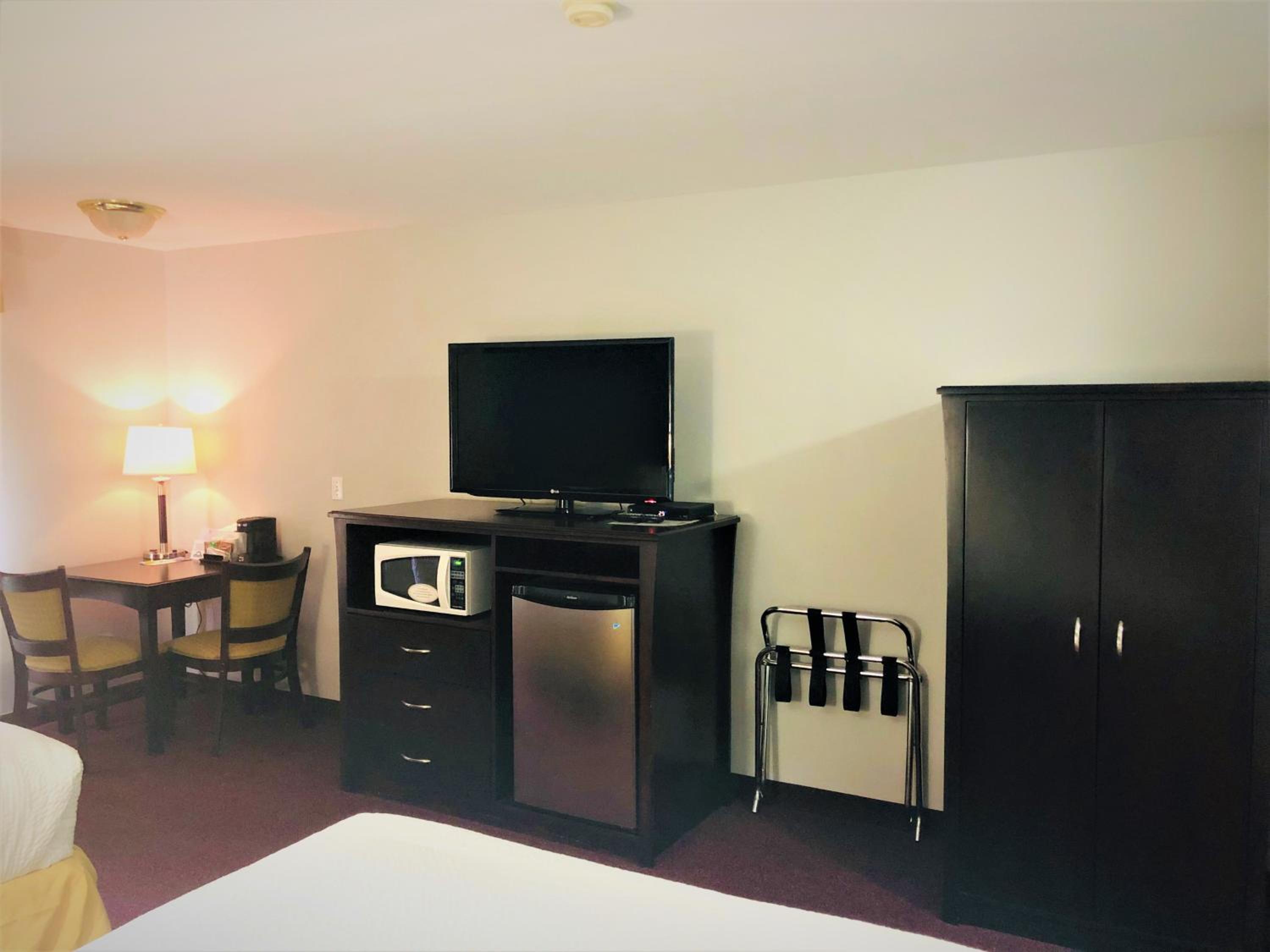 One-Bedroom Queen Suite - Non-Smoking photo 1