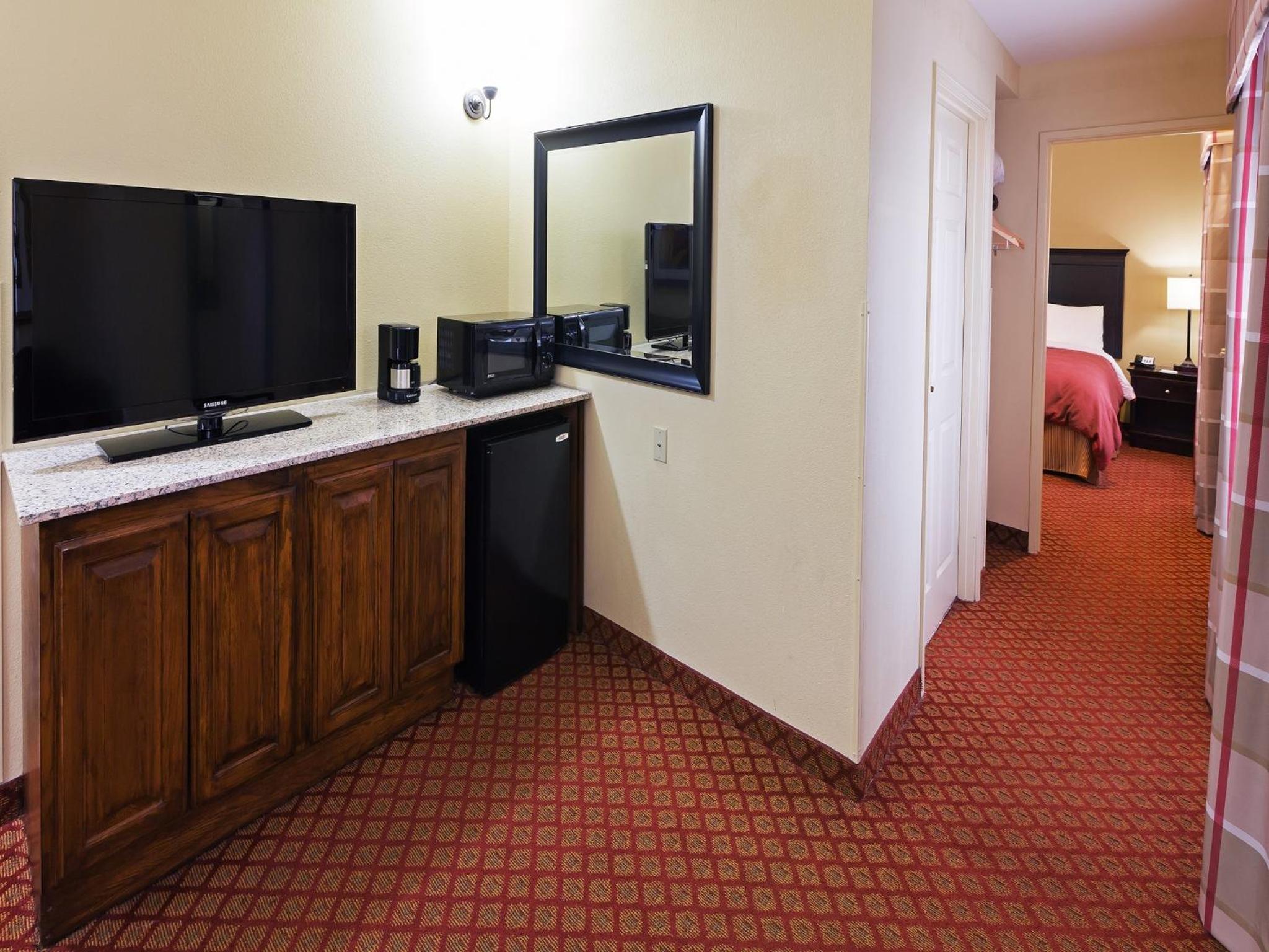 One-Bedroom King Suite with Sofa Bed - Photo 1