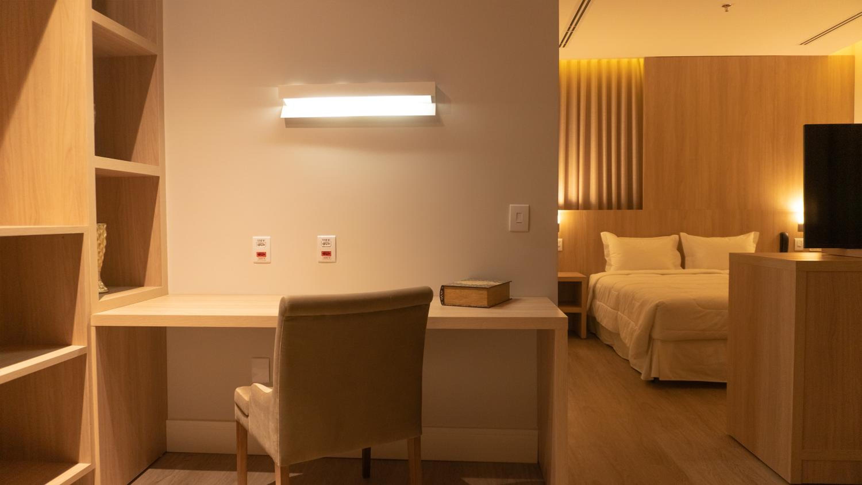 Suite with Balcony - Photo 2