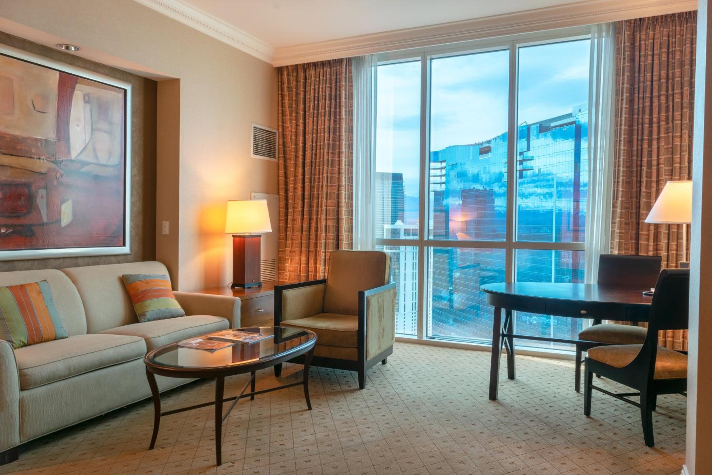 Balcony Deluxe Suite photo 3