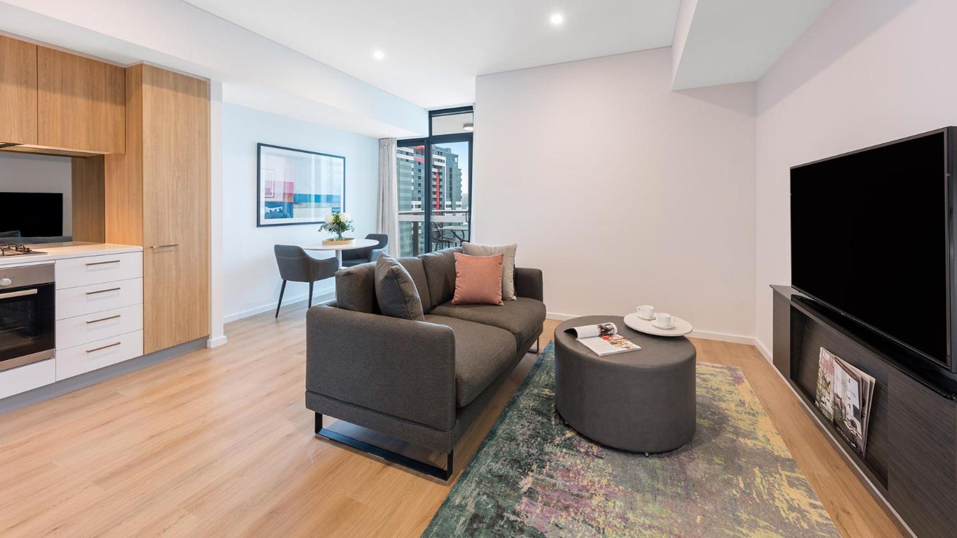 One-Bedroom Suite - Photo 5