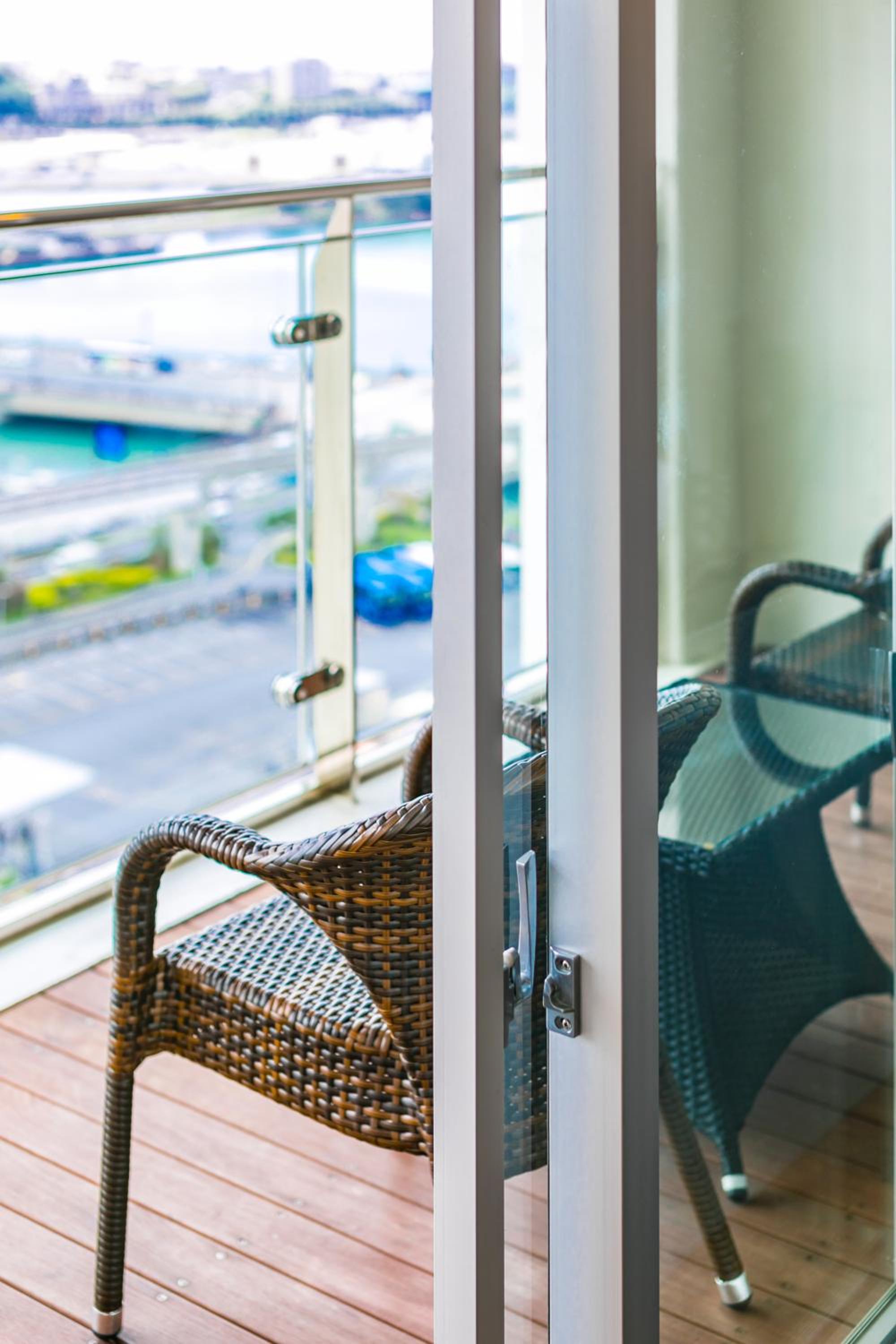 Twin Room with Sofa Bed and Balcony - Non-Smoking - Photo 14