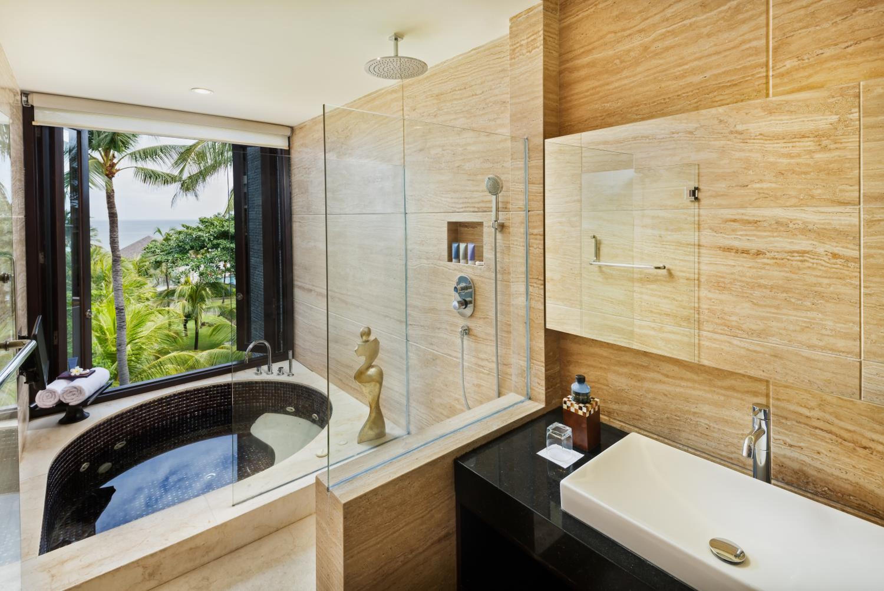Garden Suite with Jacuzzi