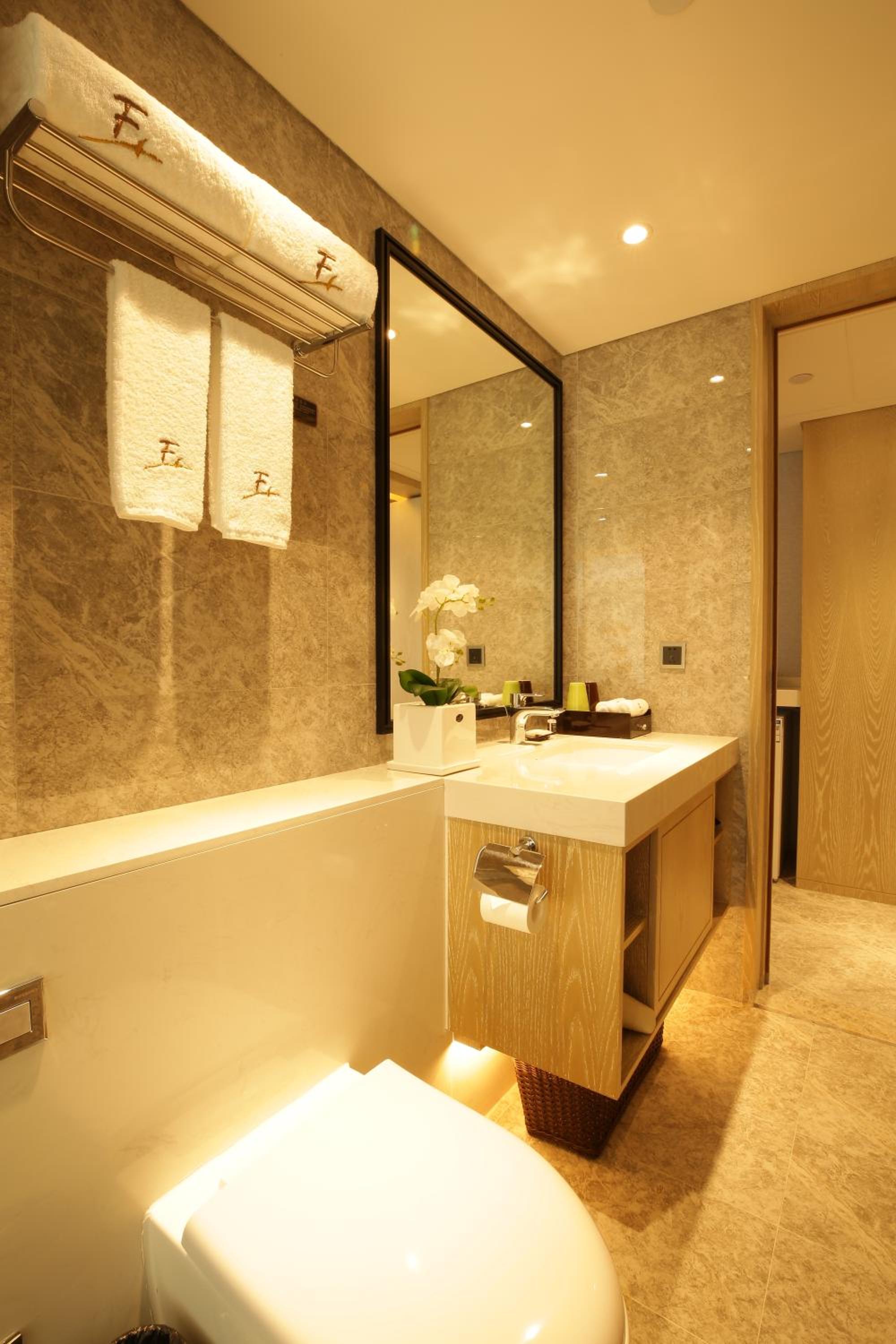 Standard Double Suite