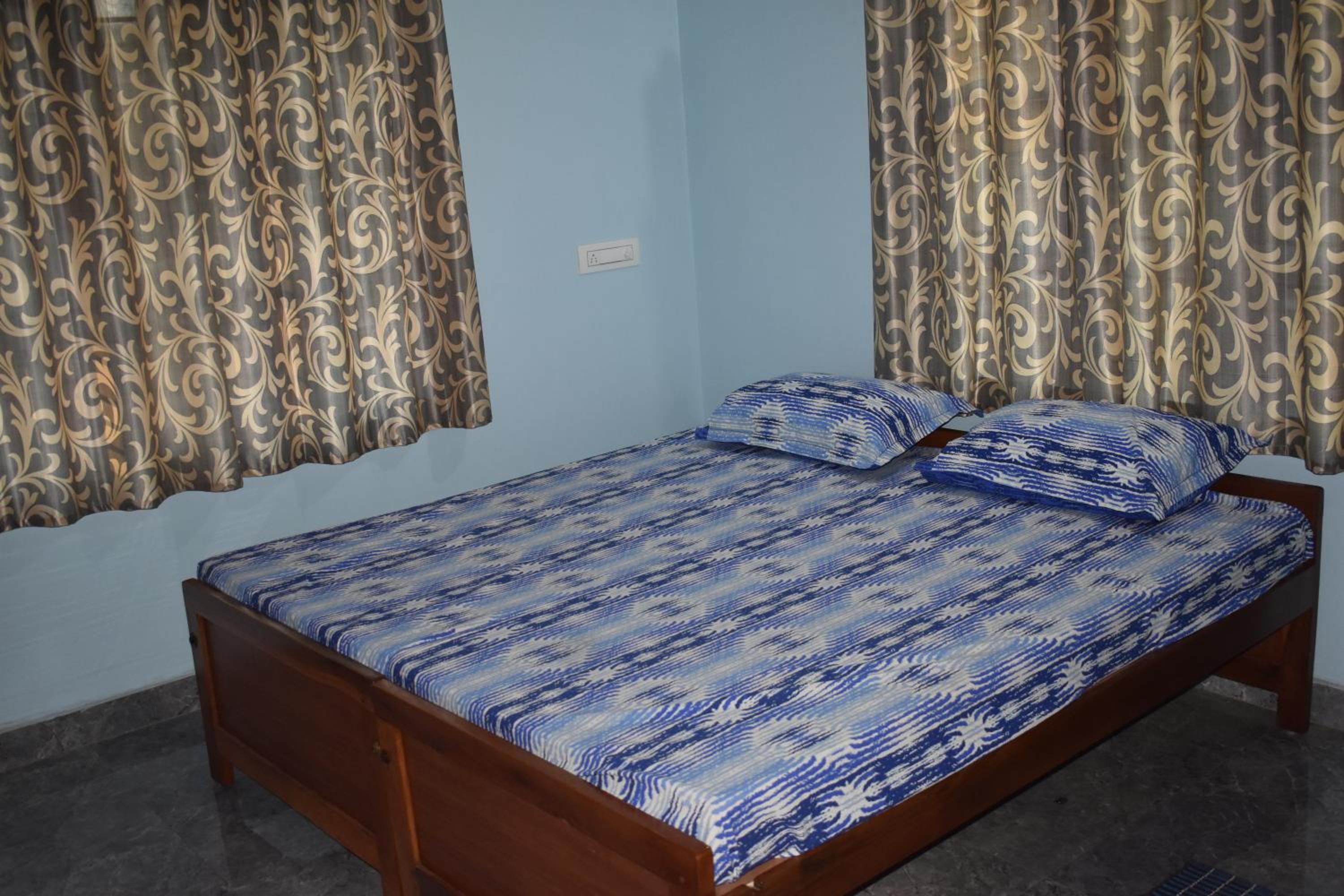 Two-Bedroom House - Photo 19