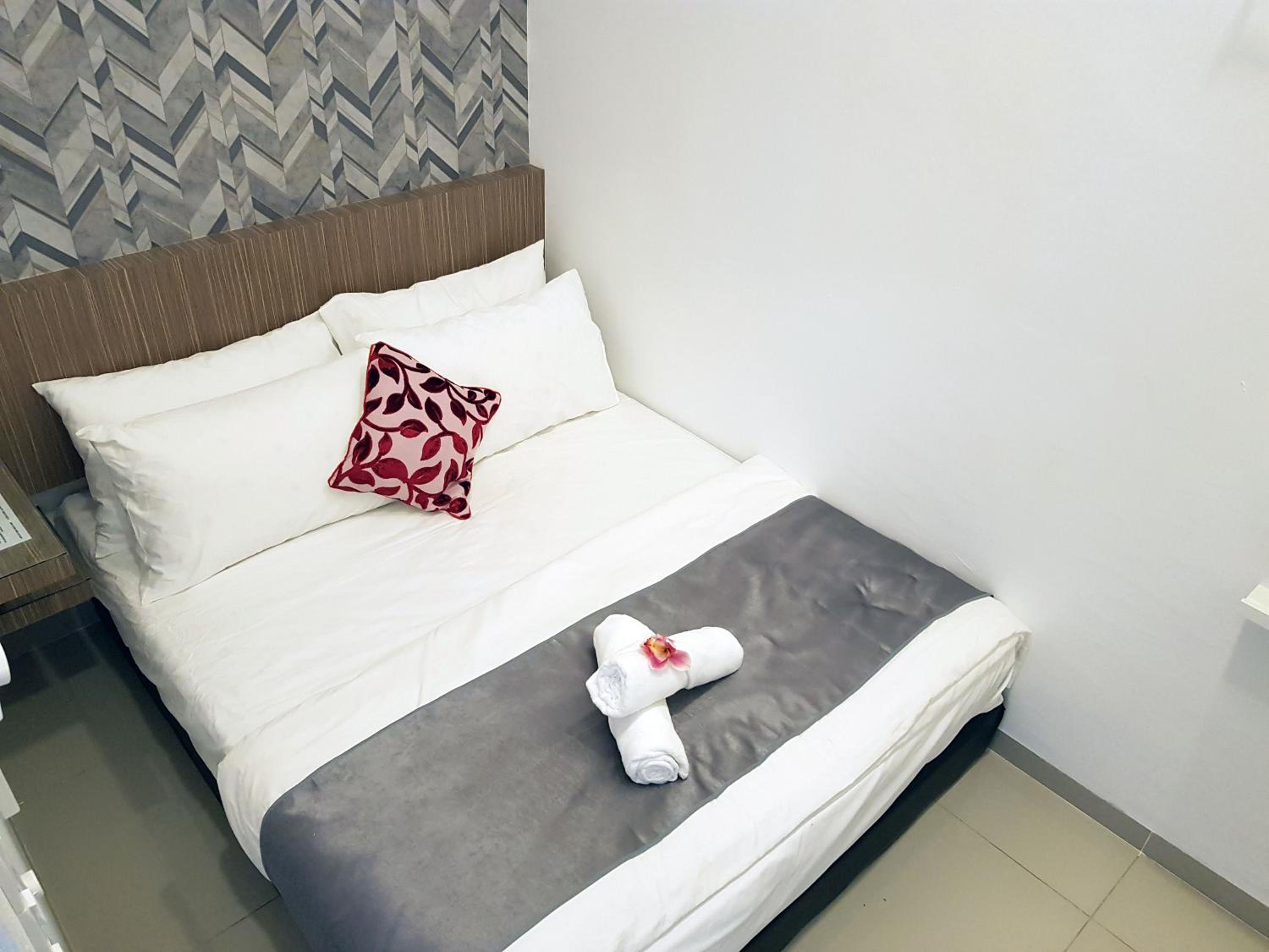 Standard Queen Room - Photo 2