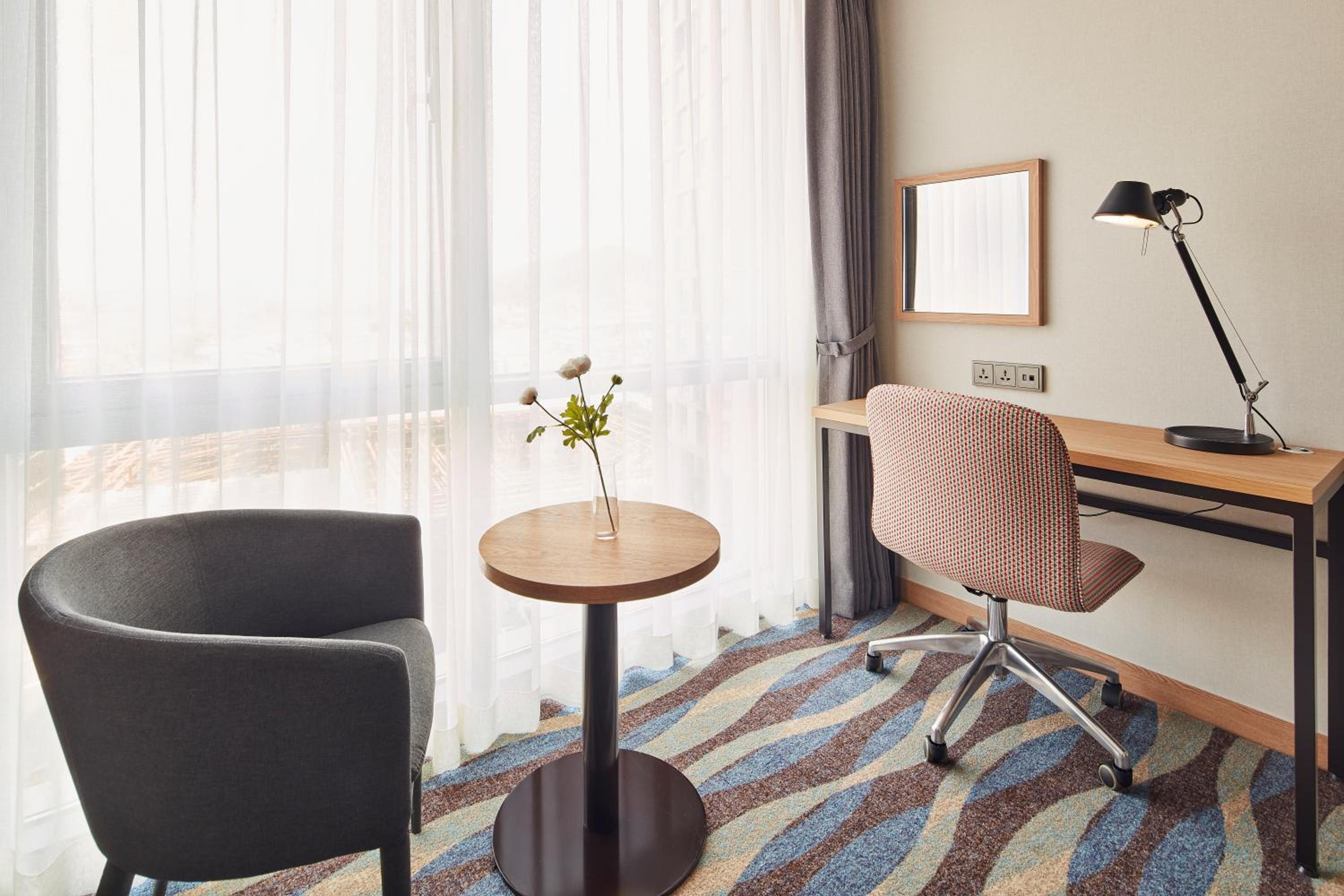 Double Room - Non-Smoking  - Photo 10