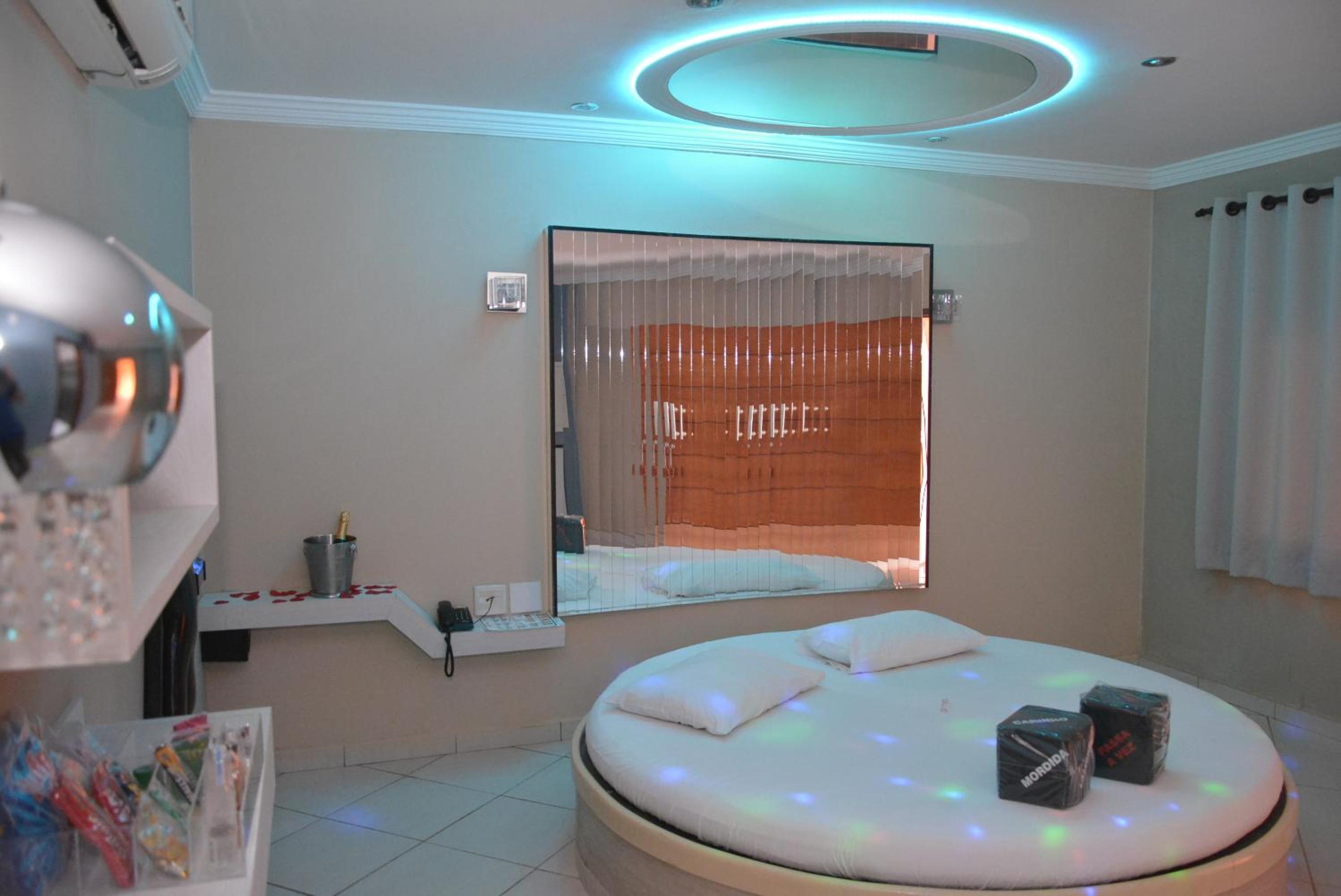 Double Room - Photo 9