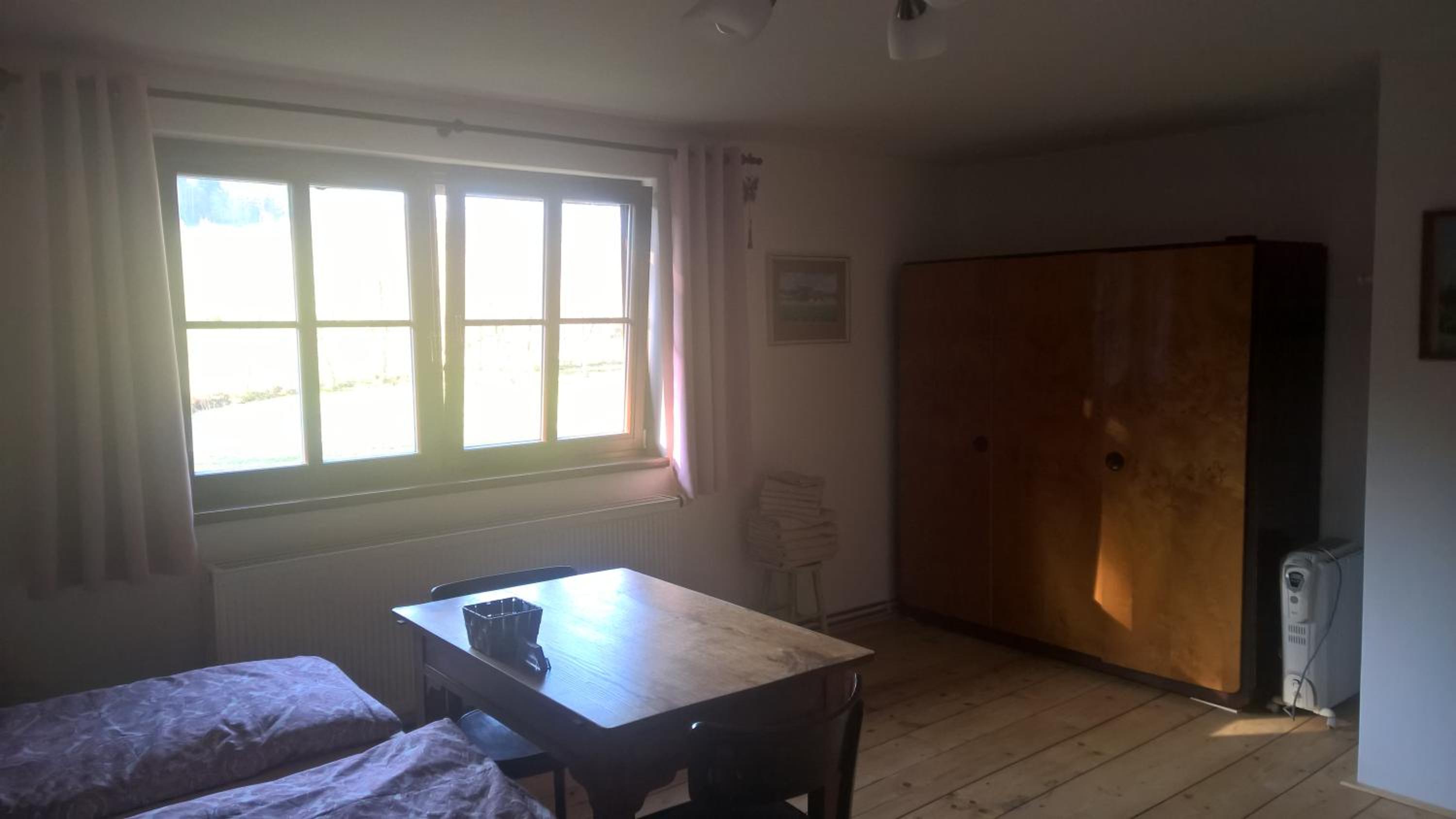 Quadruple Room with Shared Bathroom photo 3