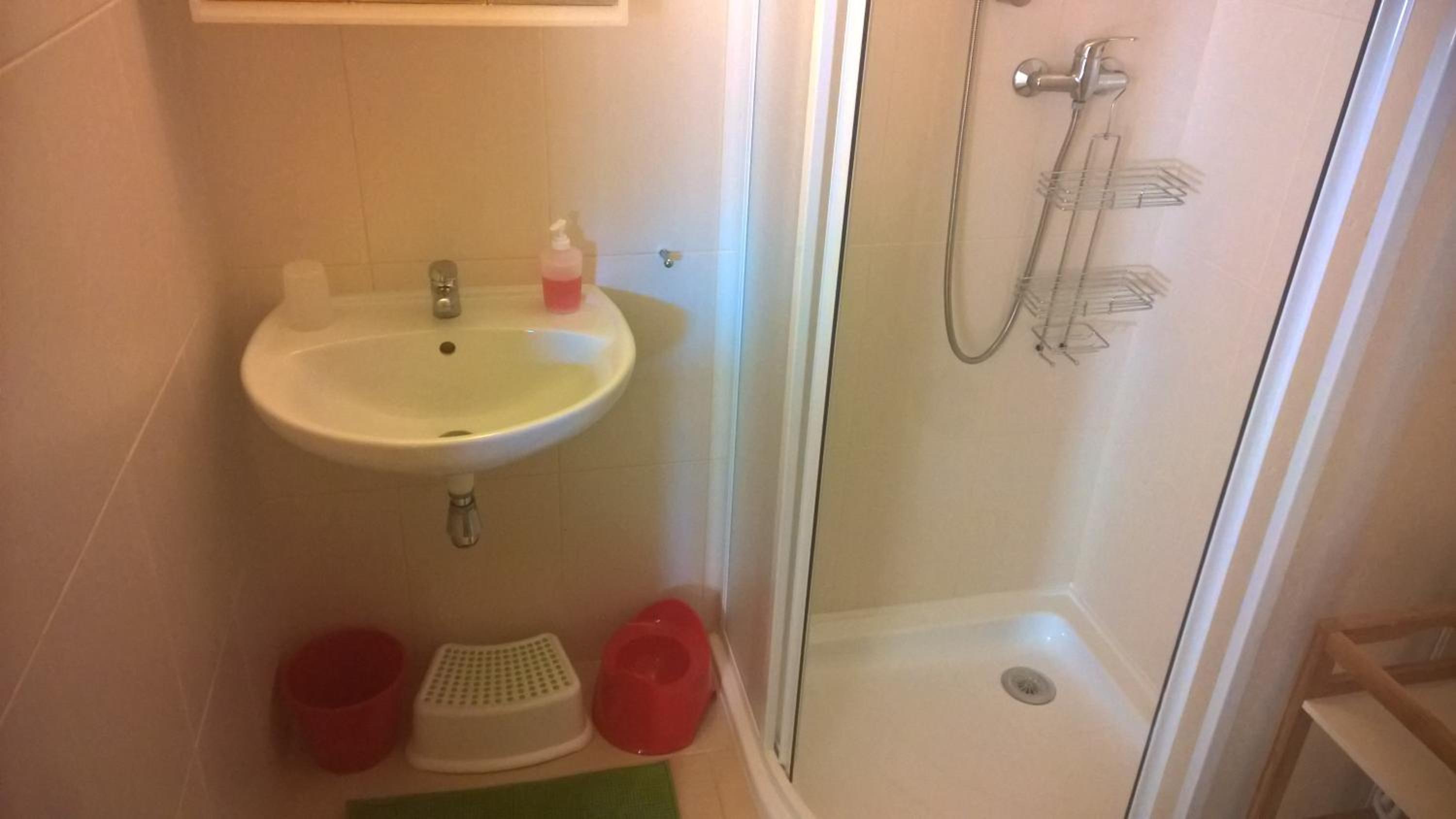 Quadruple Room with Private Bathroom photo 3