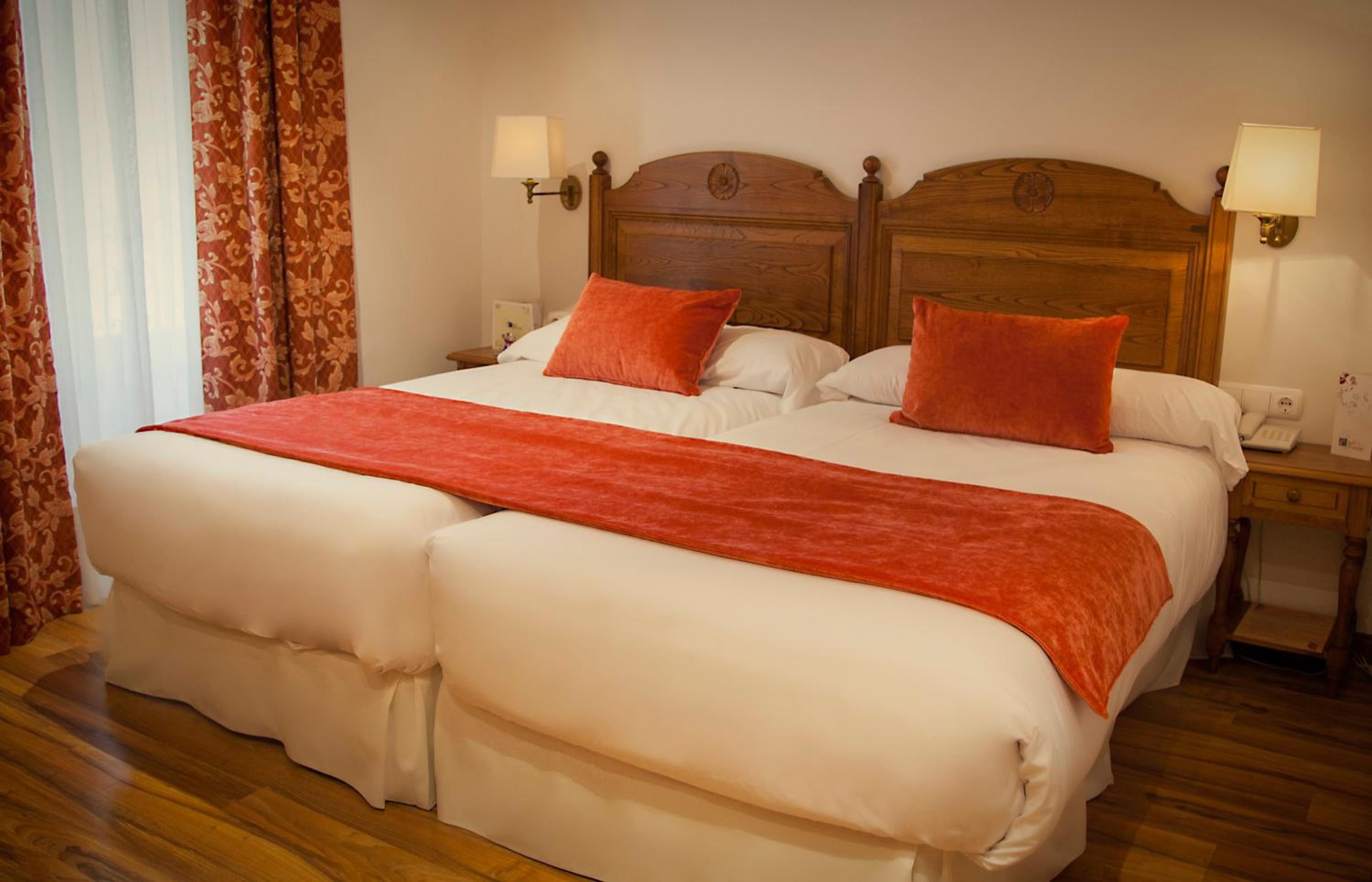 Double or Twin Room - Photo 13