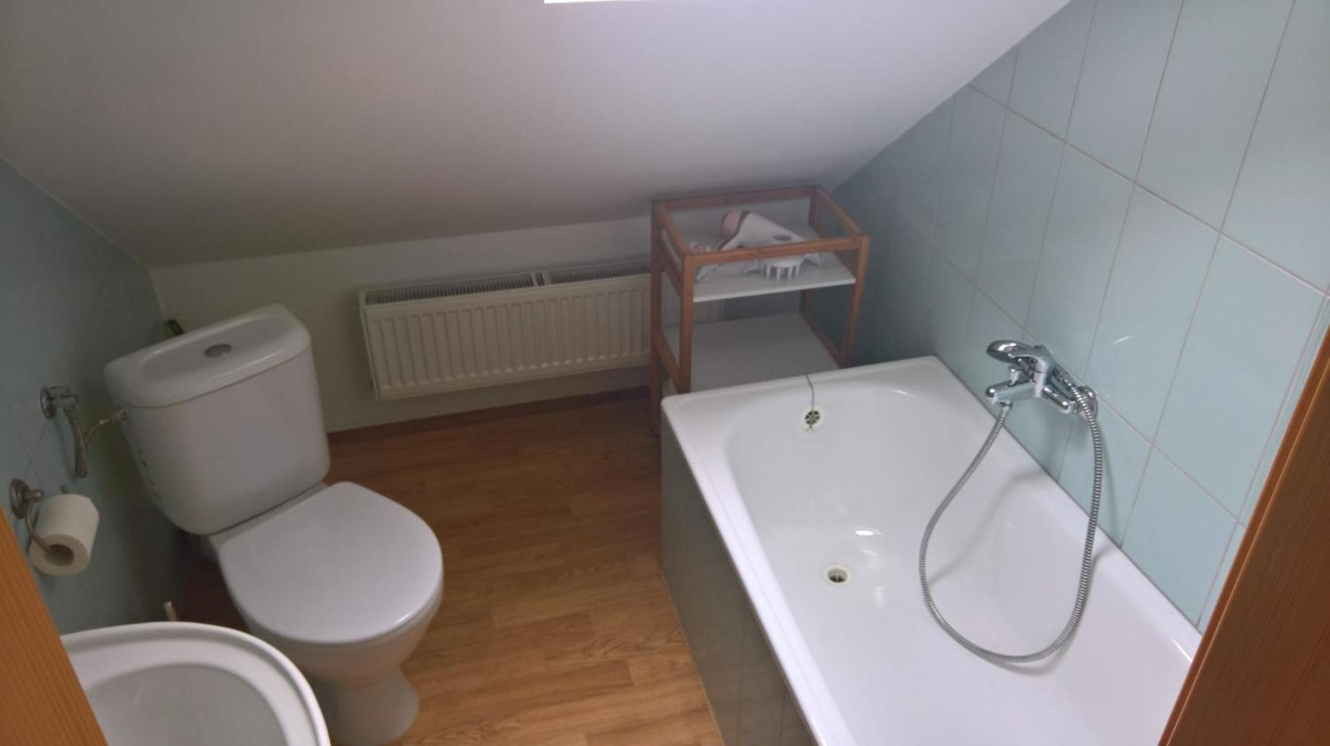 Triple Room with Private Bathroom photo 3