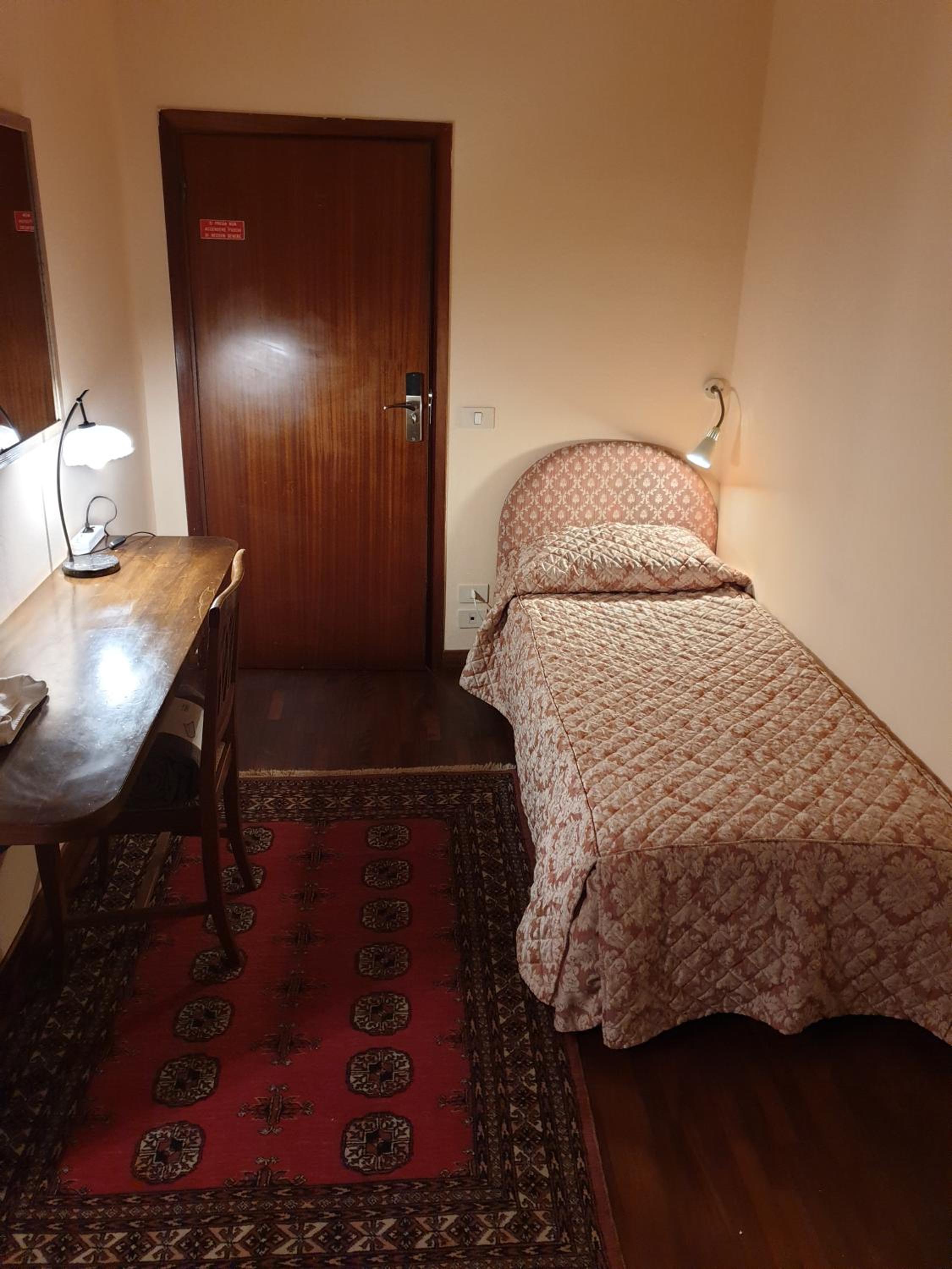 Single Room photo 2