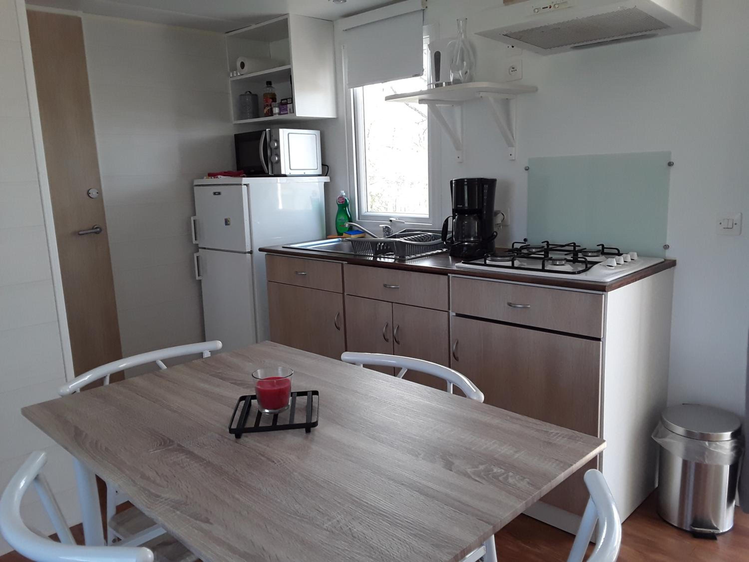 Mobile Home - Photo 12
