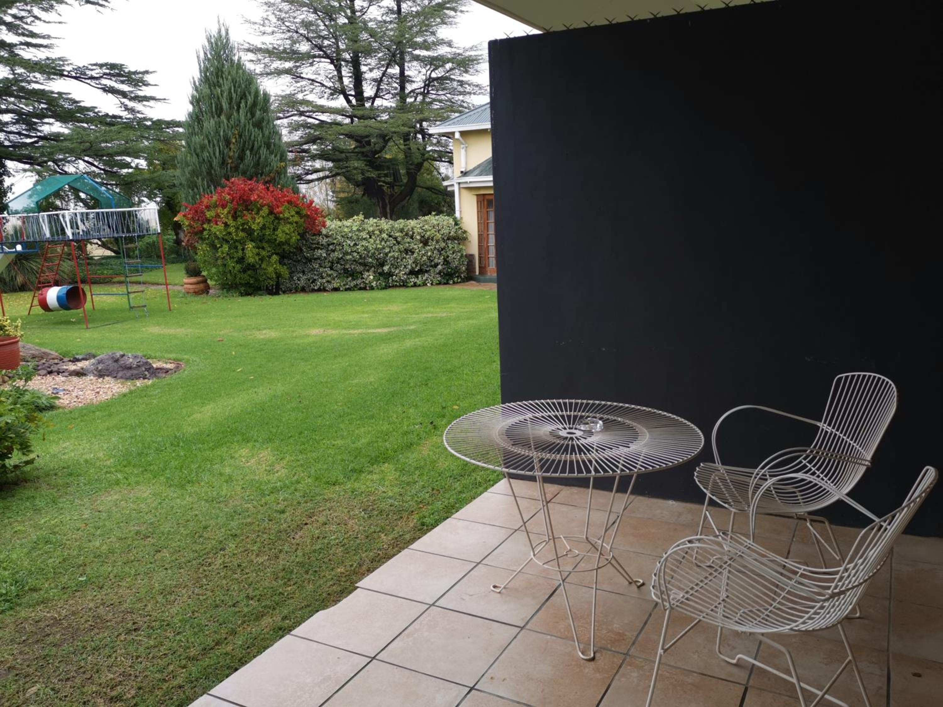 Double Room with Garden View - Photo 2