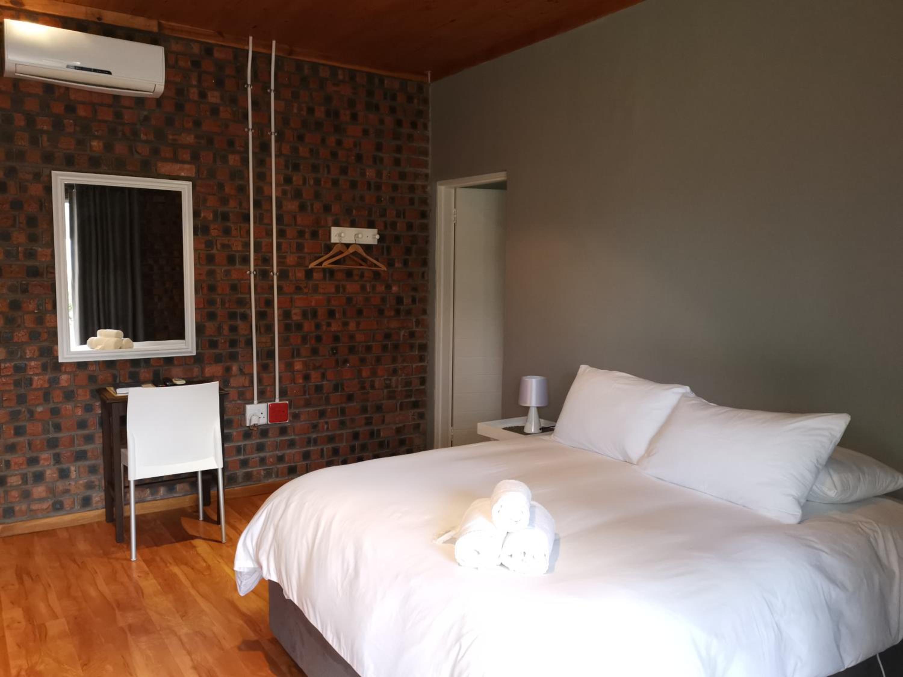 Double Room with Garden View - Photo 10