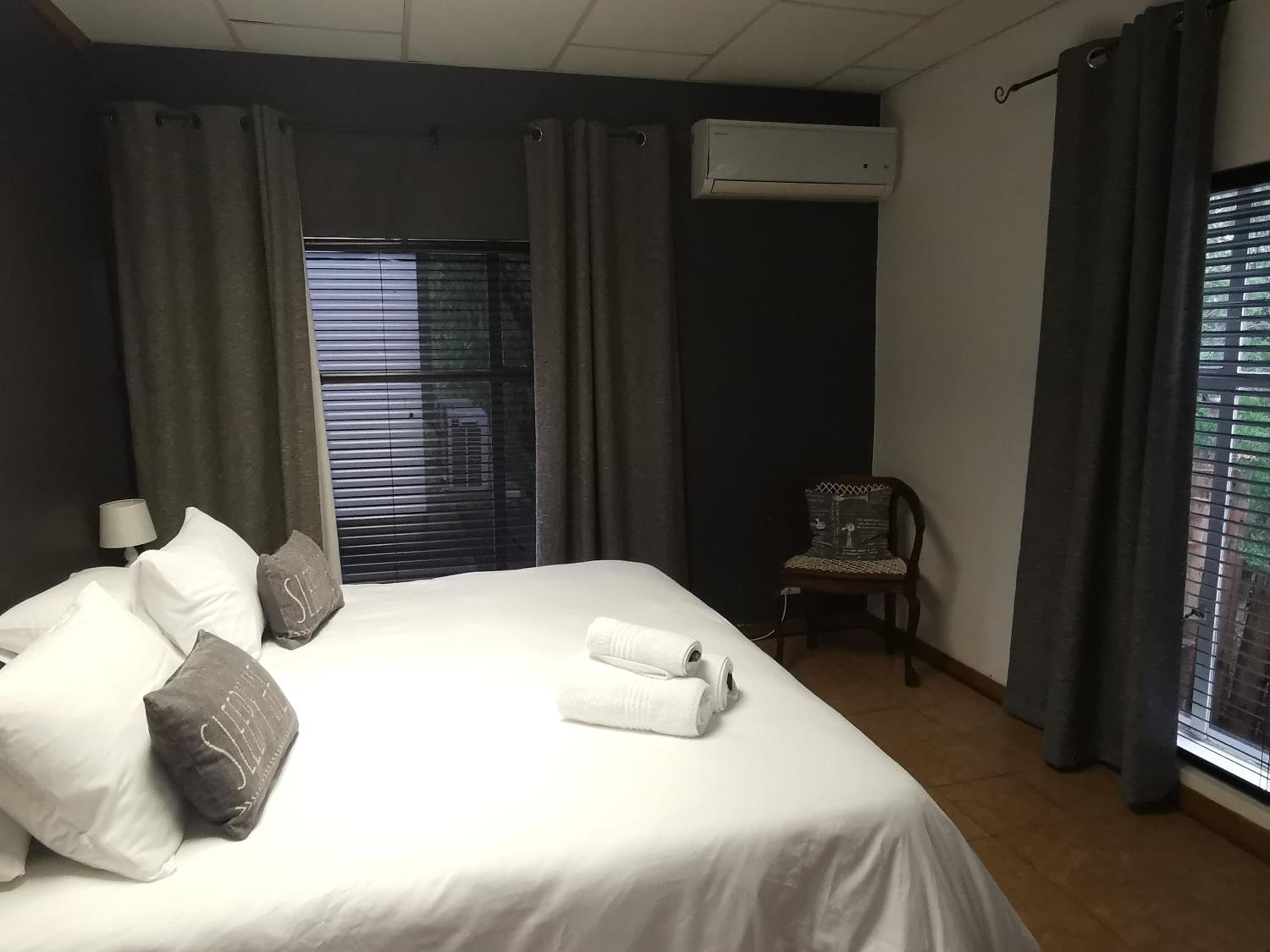 Double or Twin Room - Photo 2