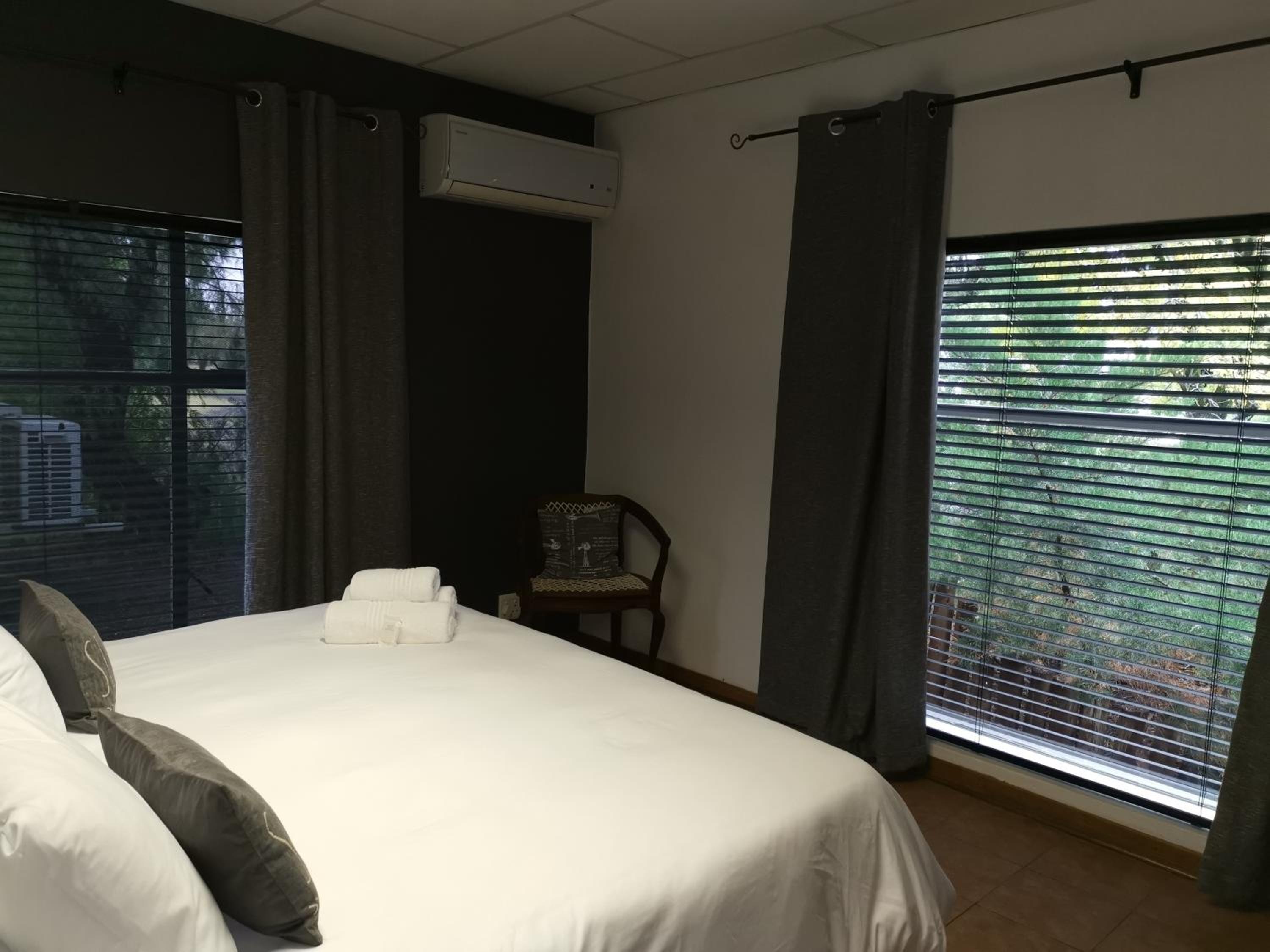 Double or Twin Room - Photo 6