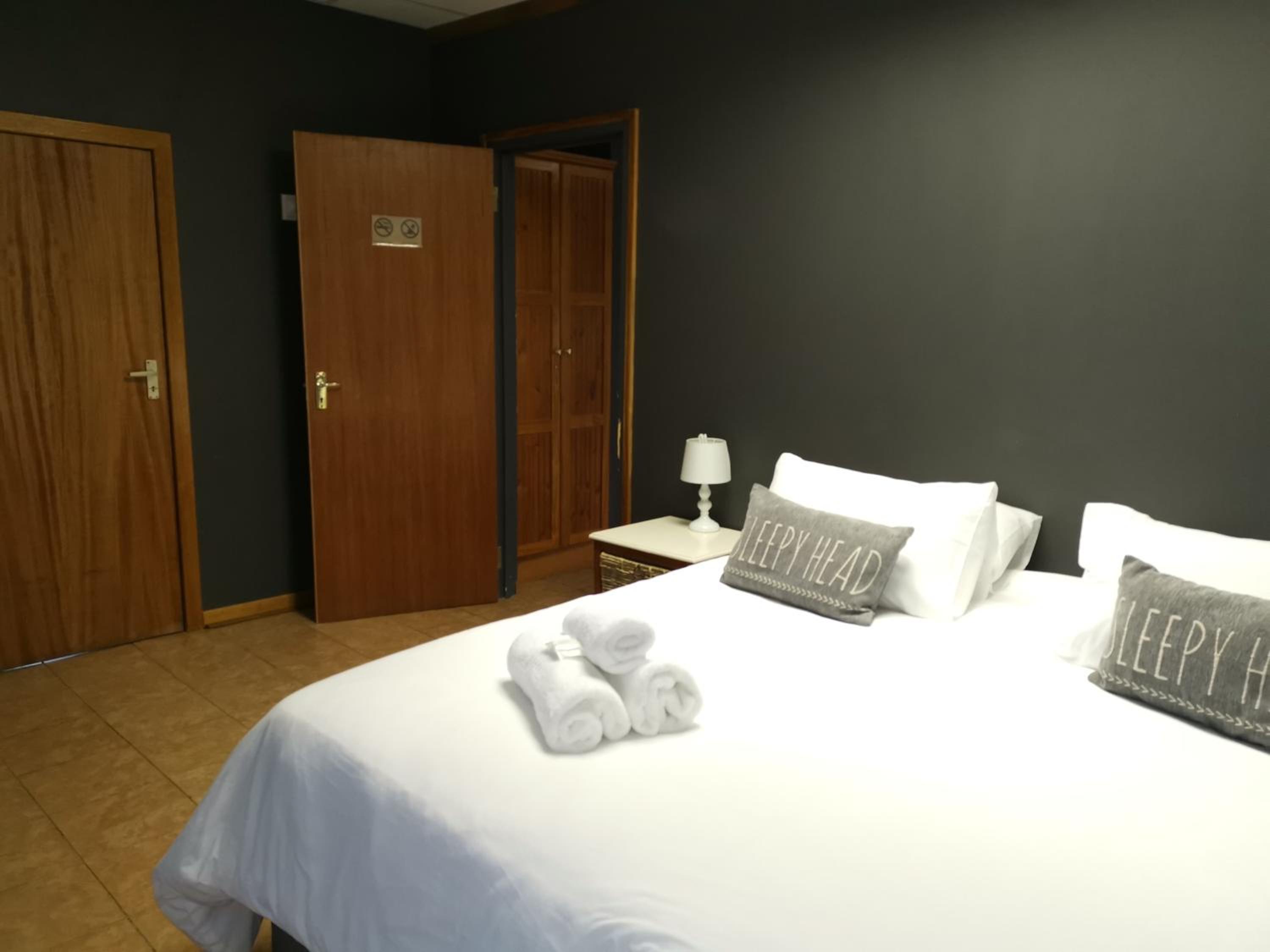 Double or Twin Room - Photo 3