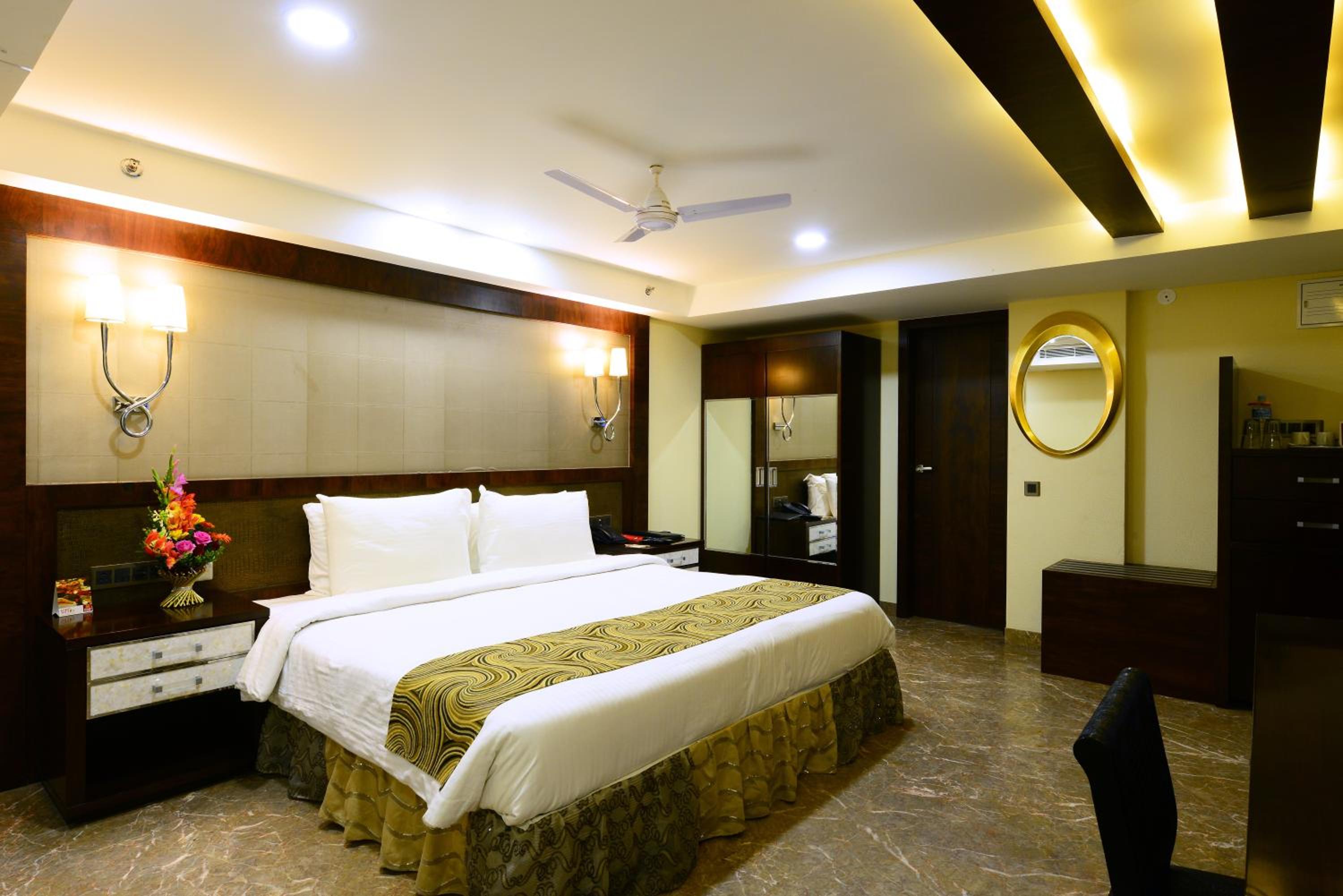 Deluxe King Room photo 2
