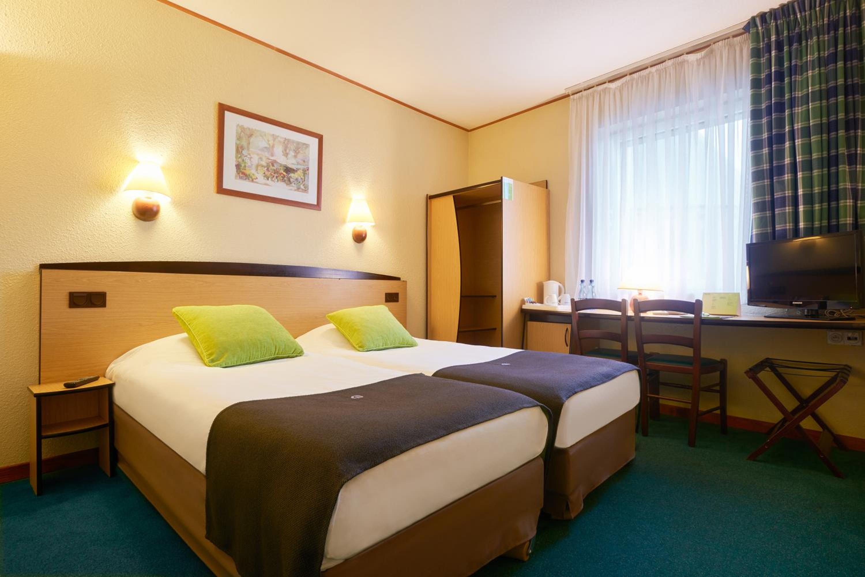 Twin Room - Photo 1