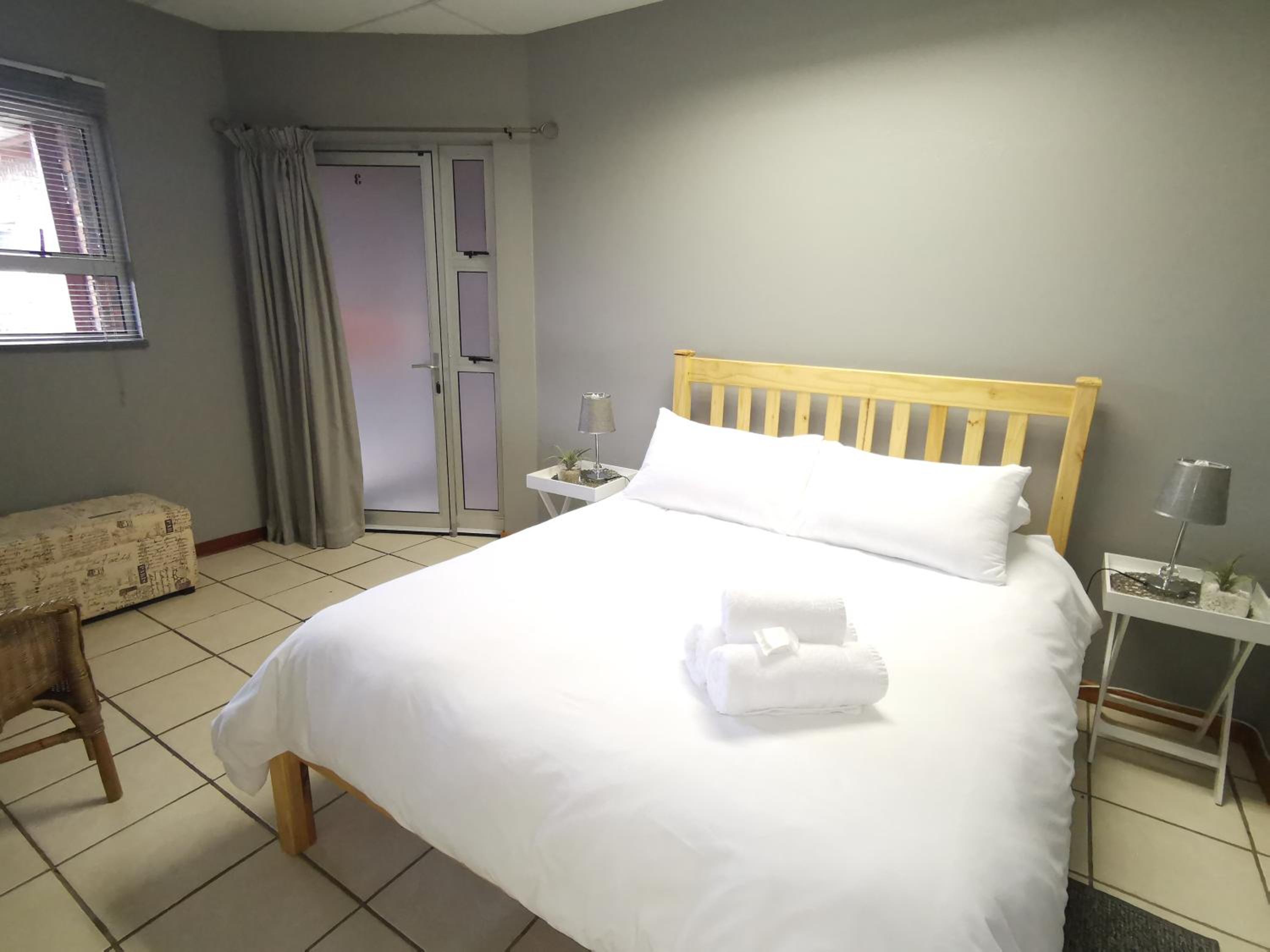 Double Room - Photo 6